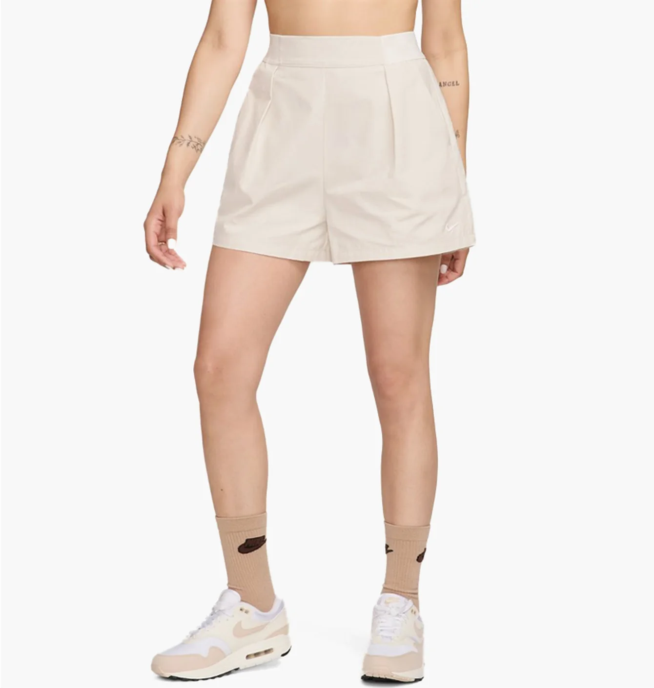 NIKE SPORTSWEAR COLLECTION