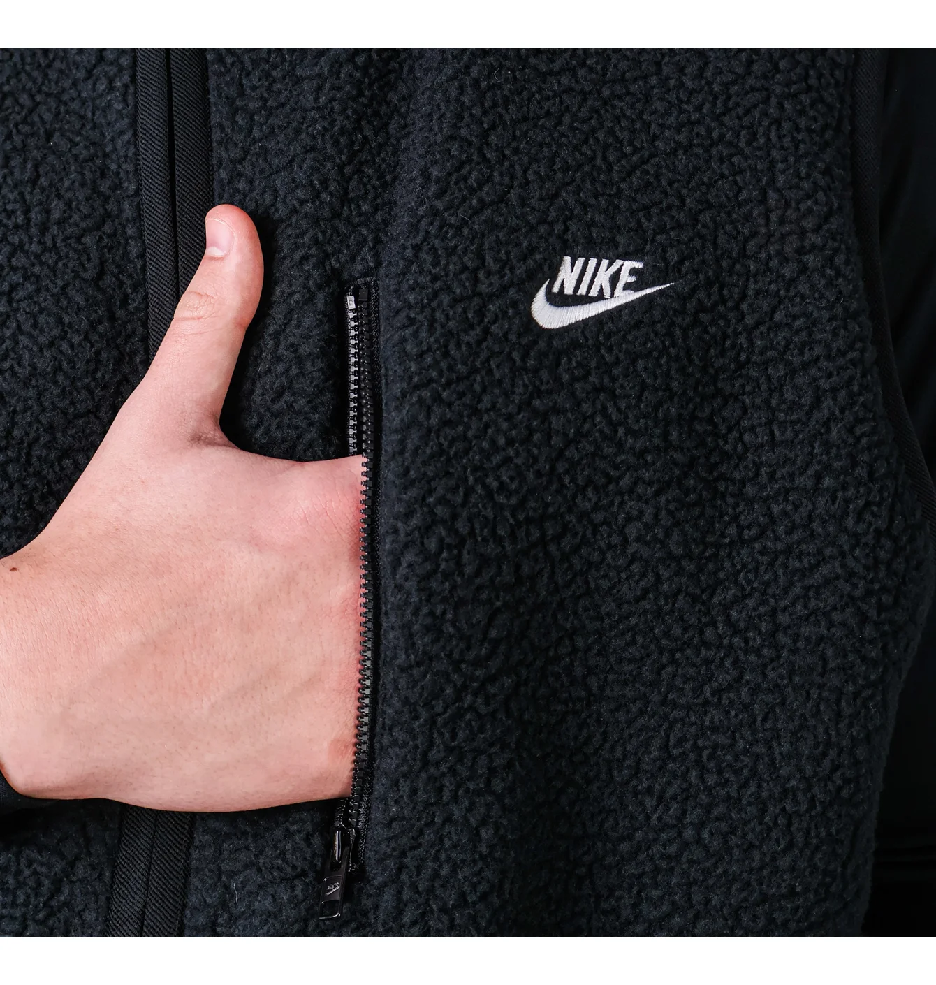 Жилетка чоловіча Nike Club Ssnl Winterized Vest Black FZ0894-010