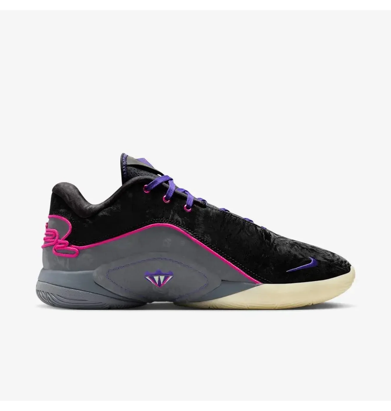 Кроссовки Nike LeBron XXII