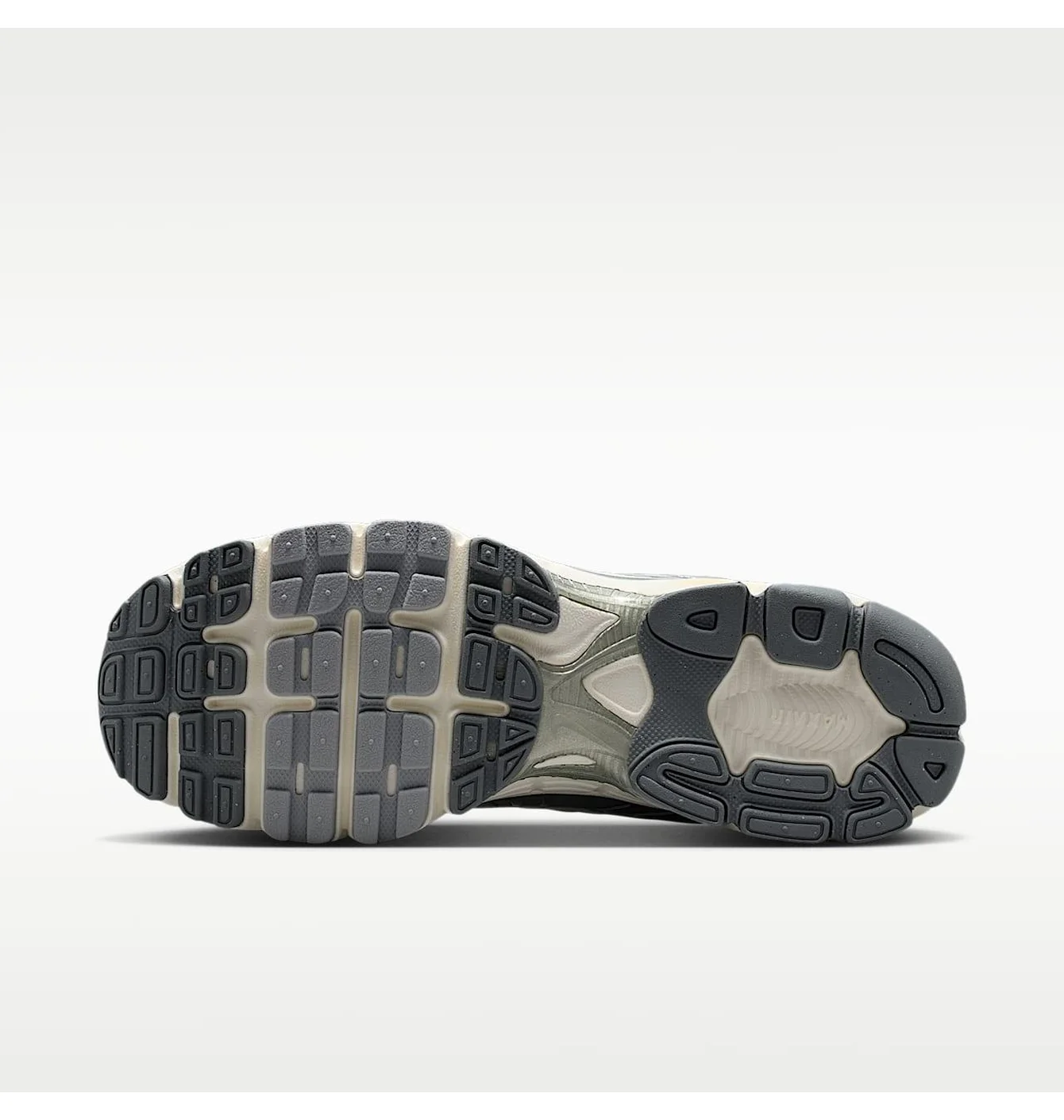 Кросівки чоловічі Nike Air Max Moto 2K Grey/White IQ7592-077
