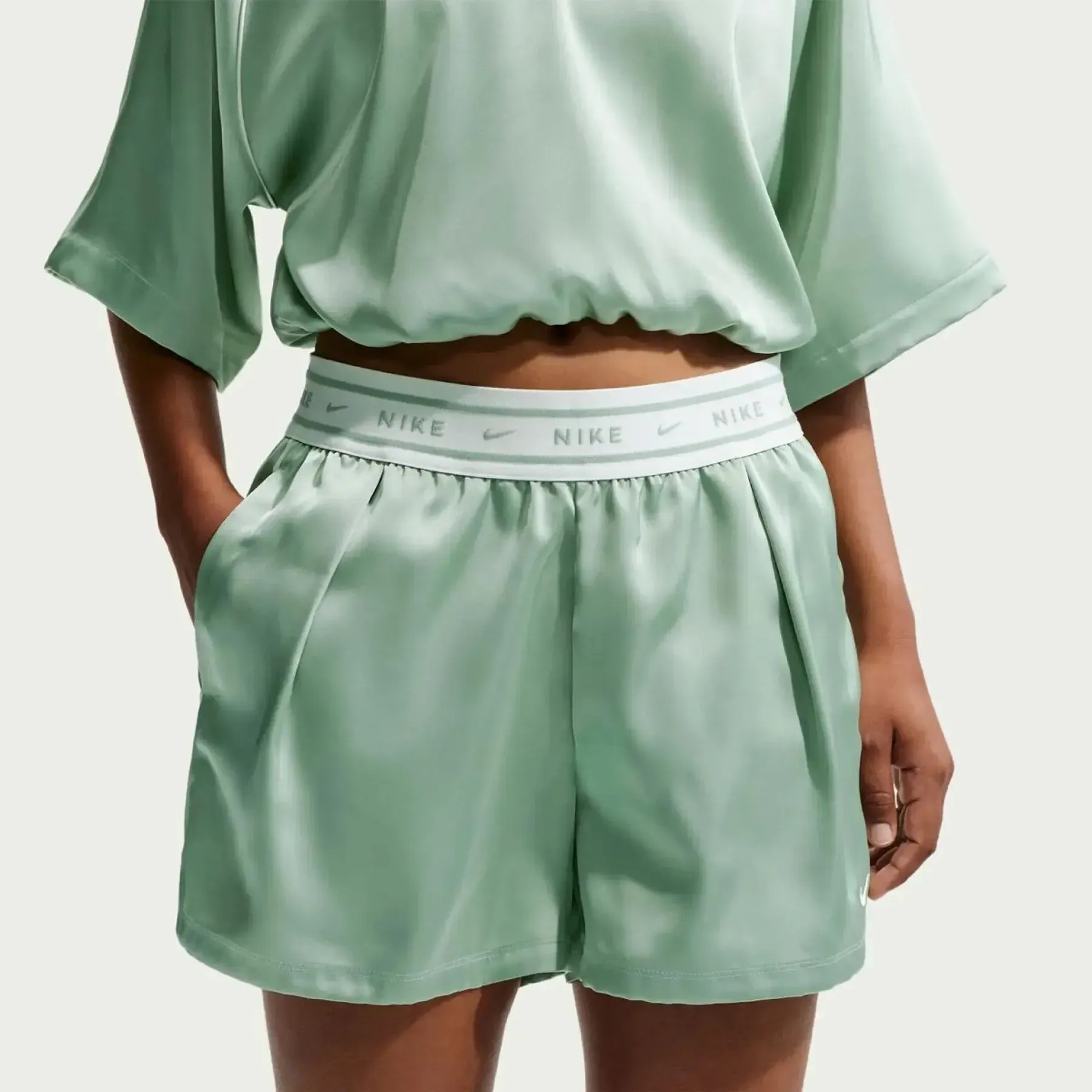 Шорти жіночі Nike Nsw Offln Wvn Stn Short (IH1328-006)