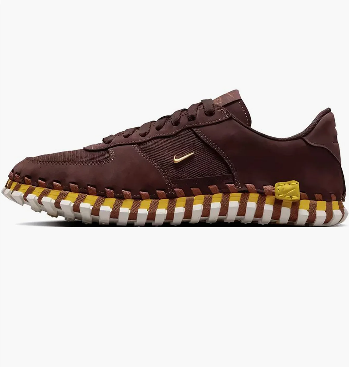 Nike J Force 1 Low LX
Jacquemus Earth (W)