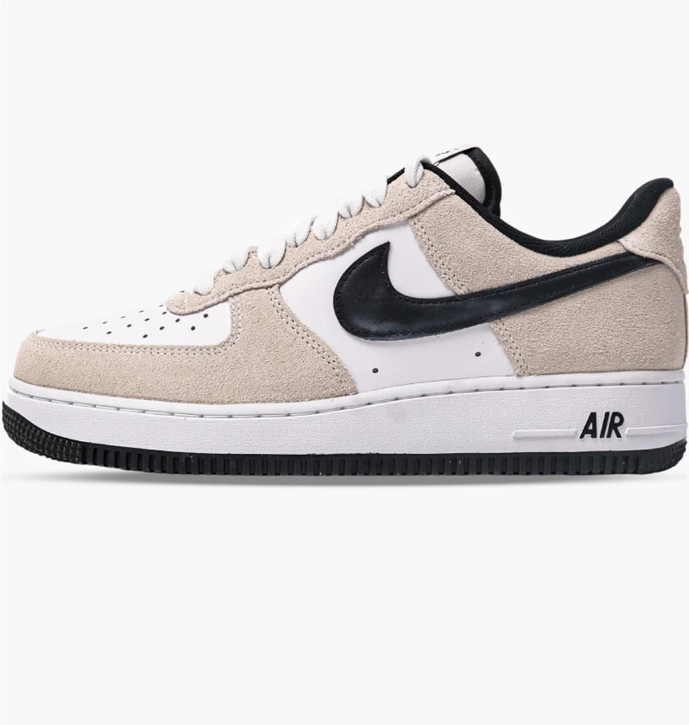 Nike Air Force 1 '07 LV8