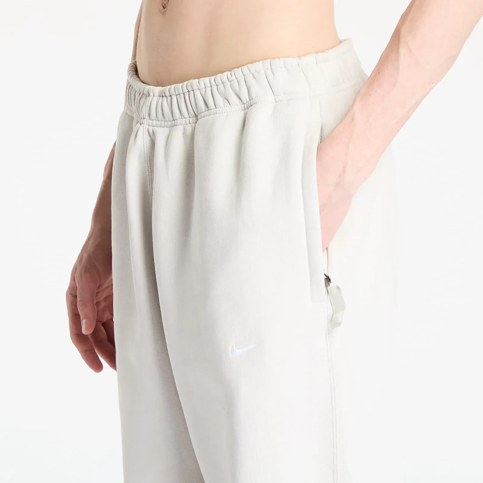 Брюки чоловічі Nike Solo Swoosh Men's Open-Hem Fleece (FN3342-072)