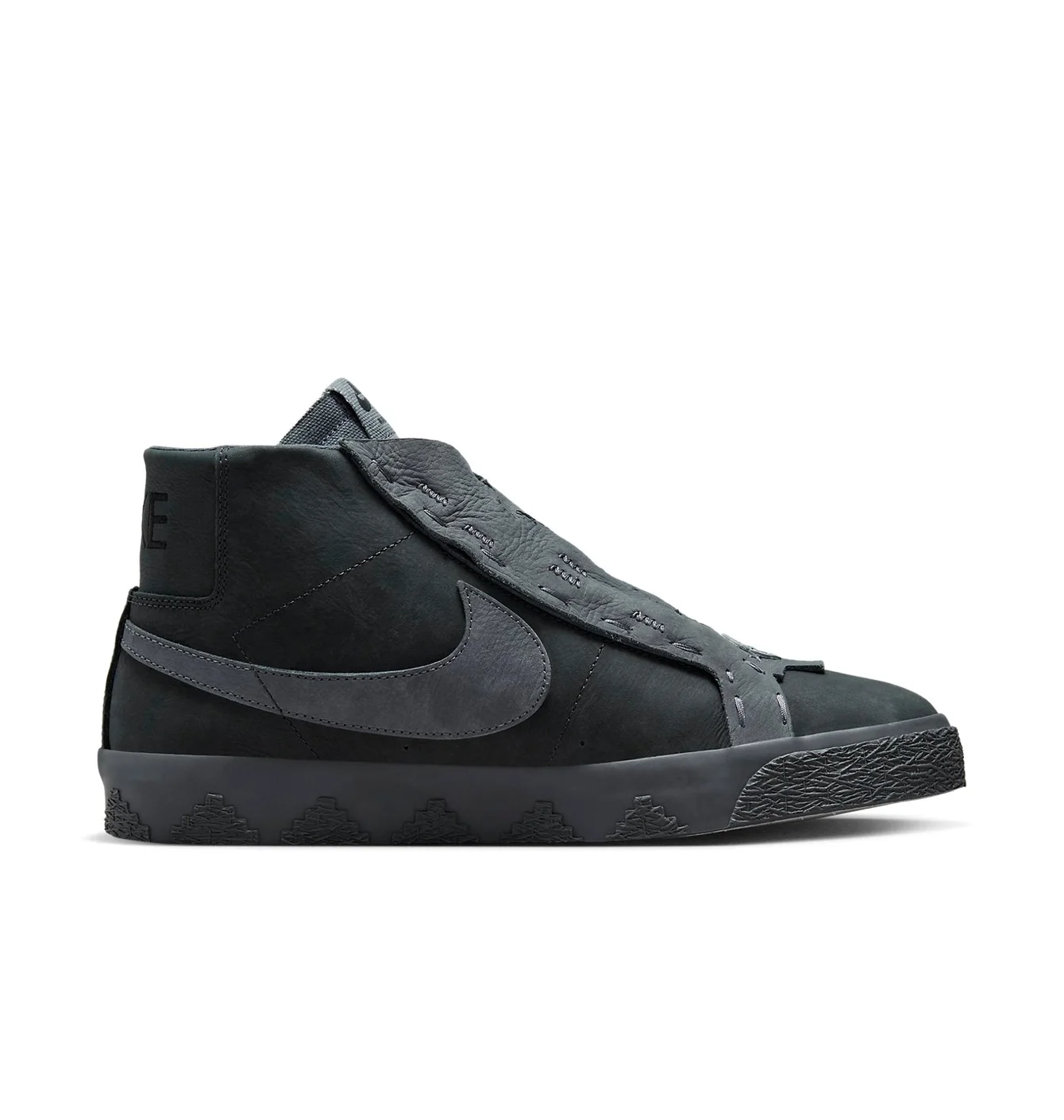 NIKE ZOOM BLAZER MID QS