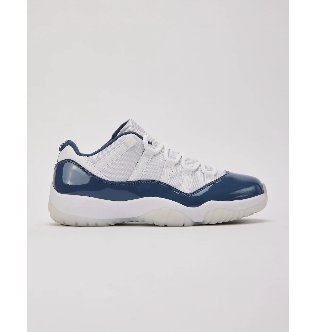 Кросівки чоловічі Air Jordan 11 Retro Low Diffused Blue White/Blue FV5104-104