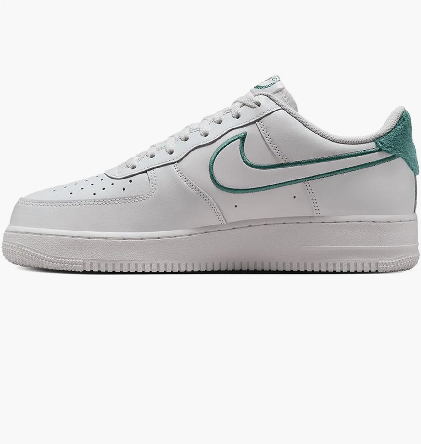 Nike Air Force 1 '07 Lv8