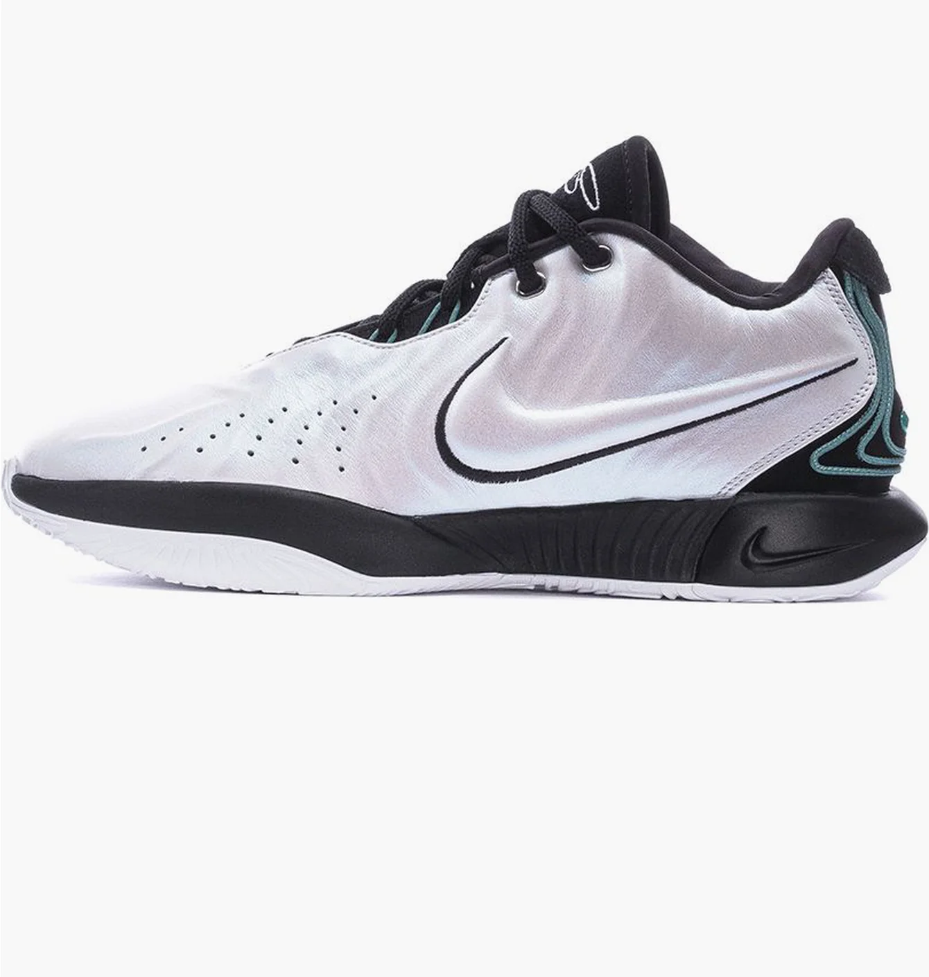 Кросівки Nike LeBron XXI