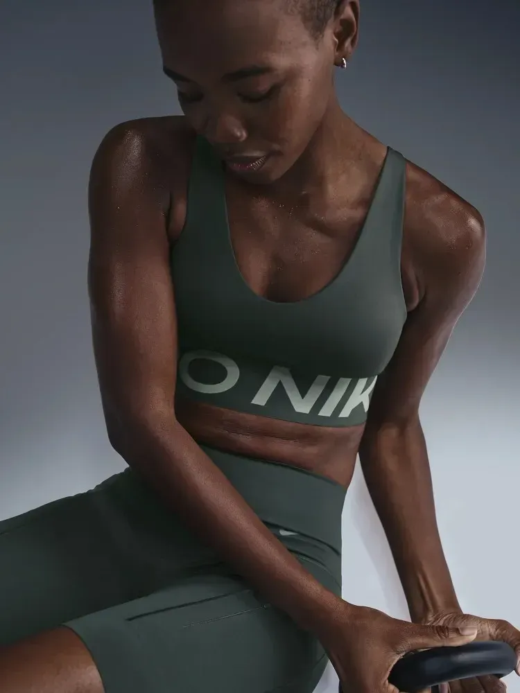 NIKE PRO