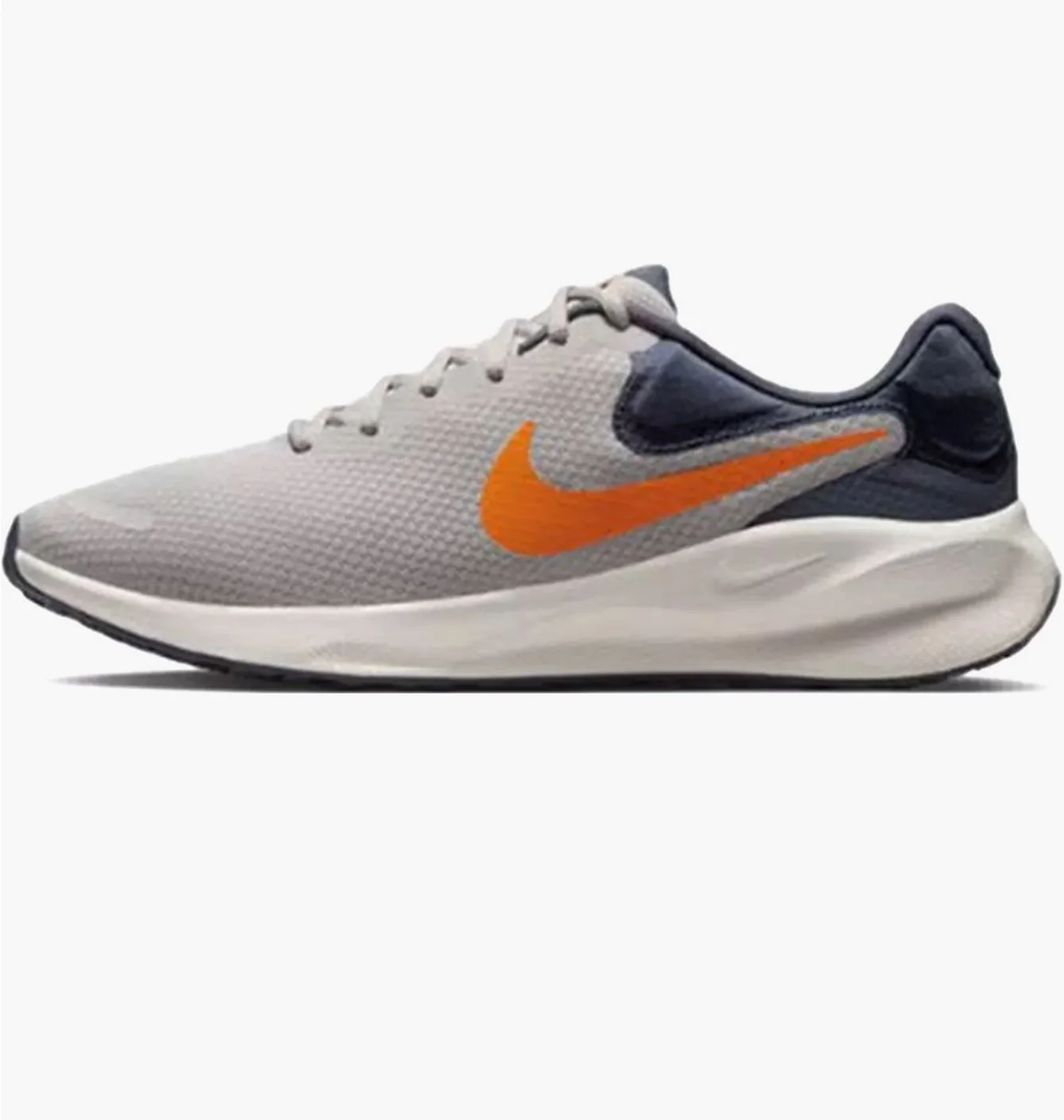 NIKE REVOLUTION 7