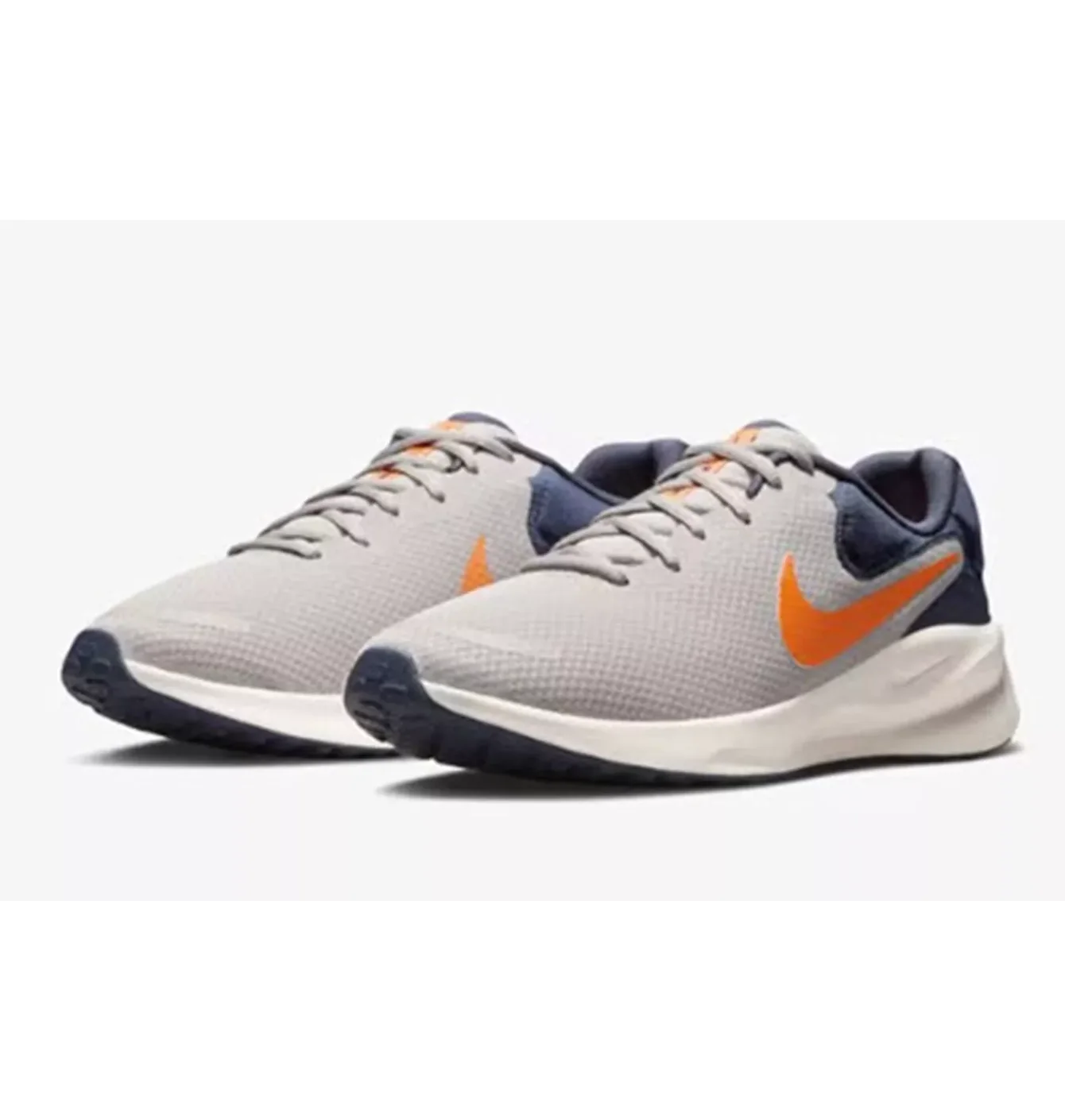 NIKE REVOLUTION 7