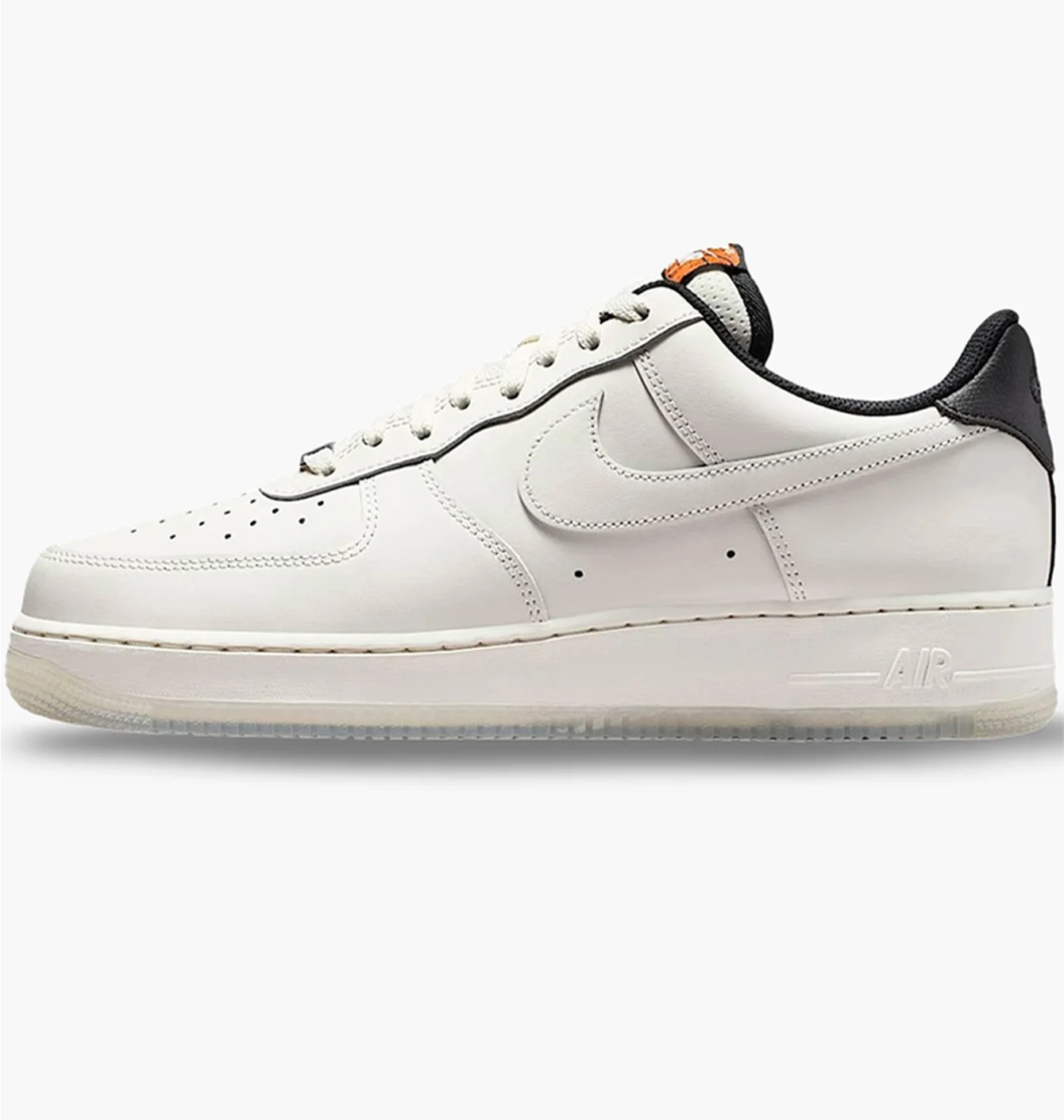 Кросівки чоловічі Nike Air Force 1 07 White IQ0293-030
