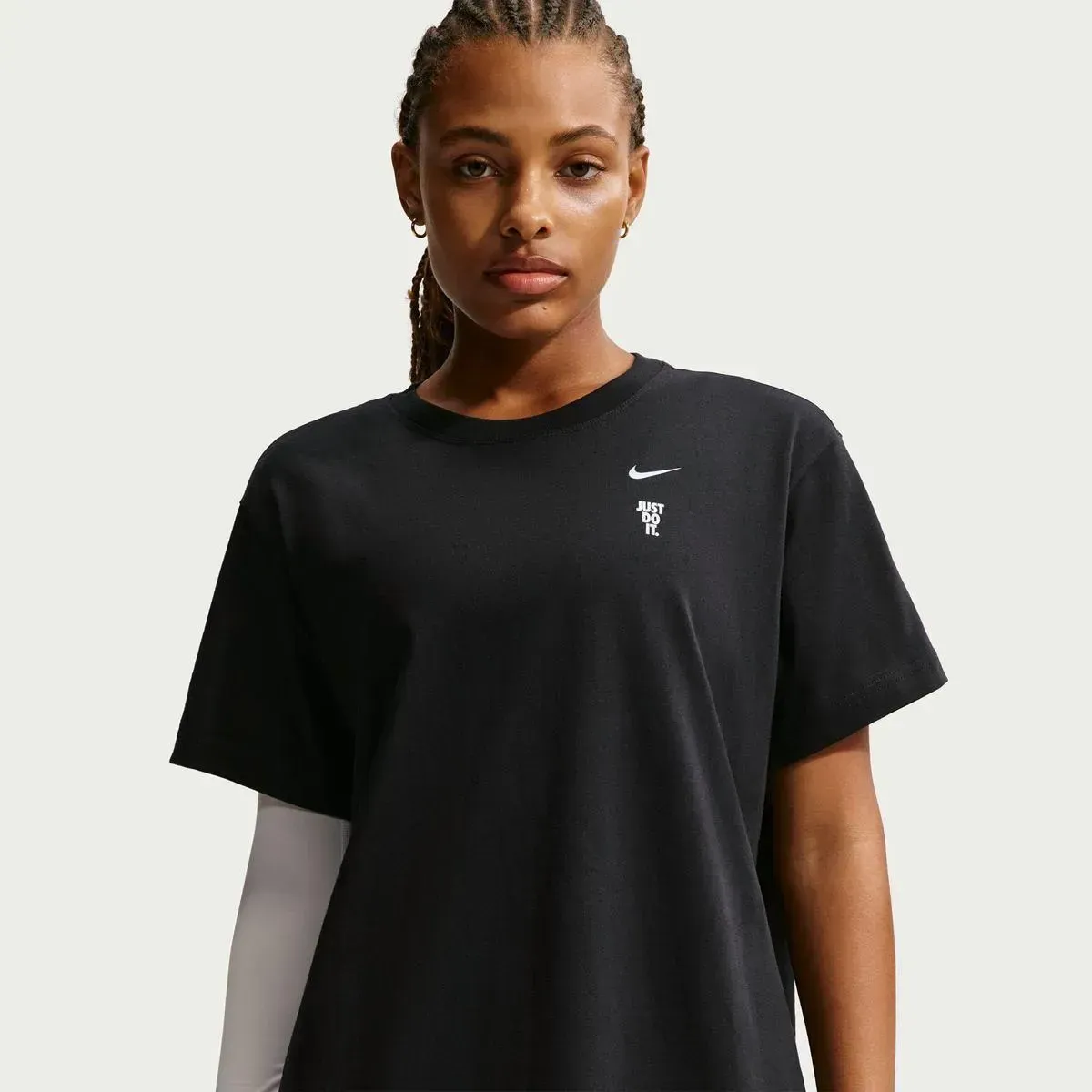 W NK SS TEE BBALL PHOTO BF