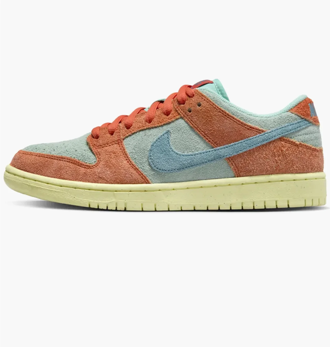 NIKE SB DUNK LOW