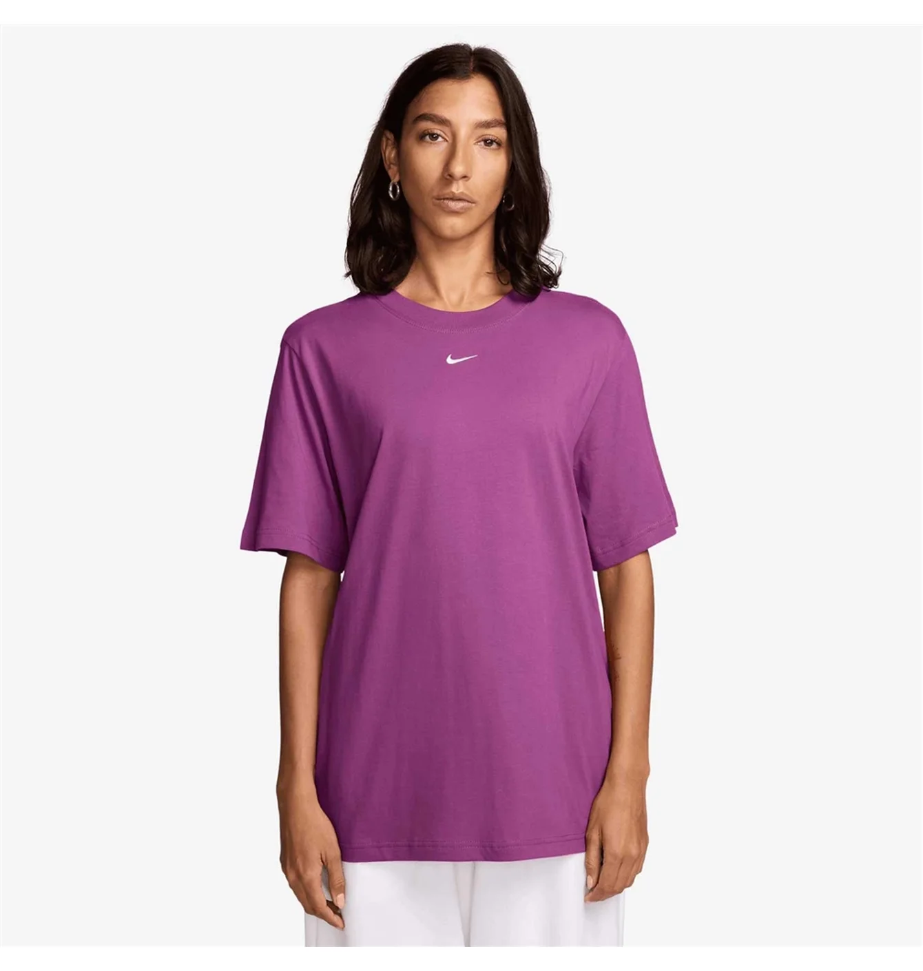 NIKE SPORTSWEAR ESSENTIAL BOYFRIEND T-SHIRT