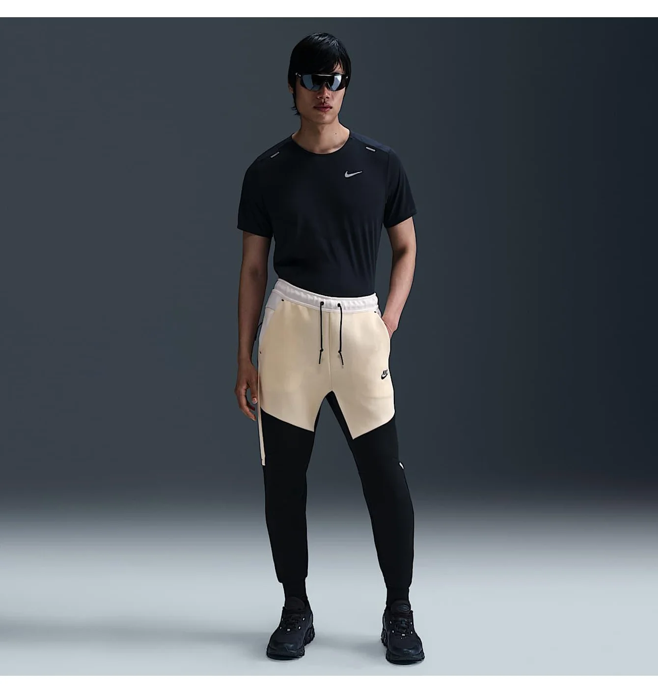 Штани Nike Sportswear Tech Fleece