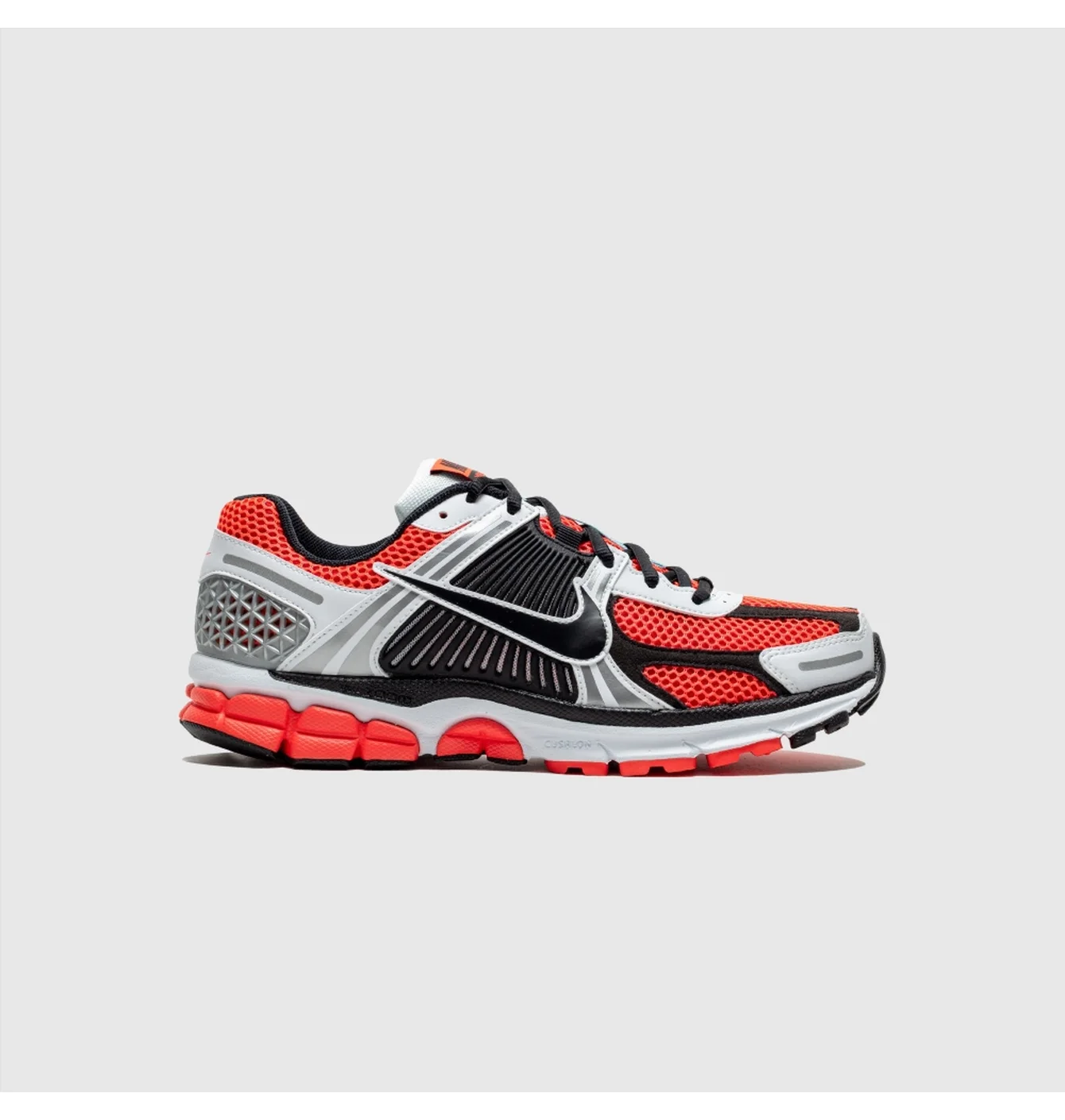 NIKE ZOOM VOMERO 5