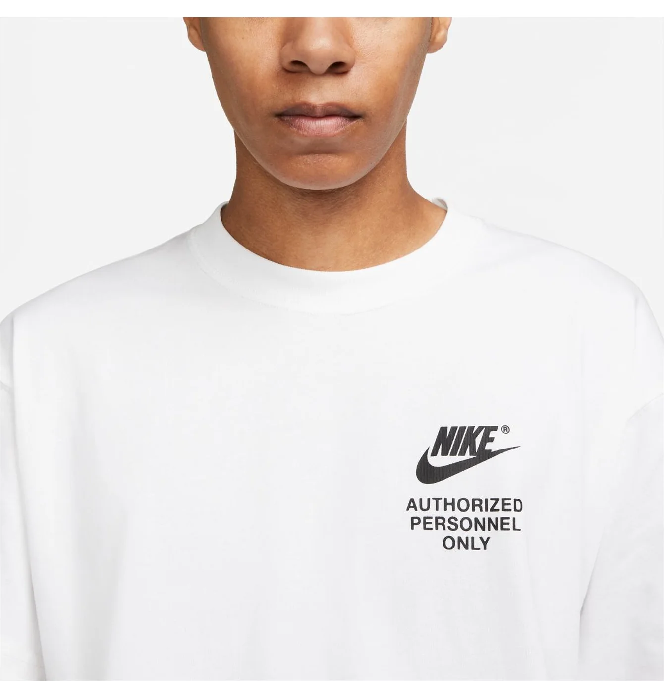 Футболка чоловіча Nike M Nsw Authrzd Personnel Tee White Dm6427-100