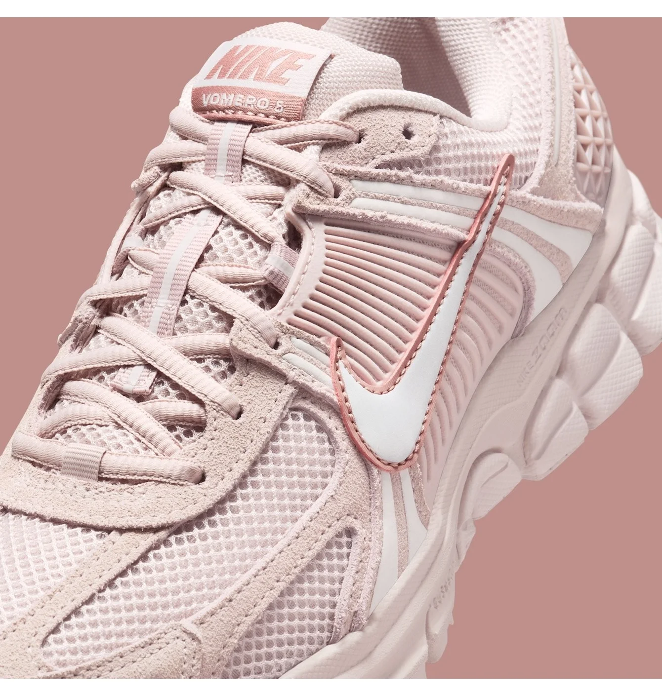 Кросівки жіночі Nike Zoom Vomero 5 Pink HQ0458-600