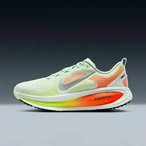 NIKE AIR ZOOM VOMERO 18