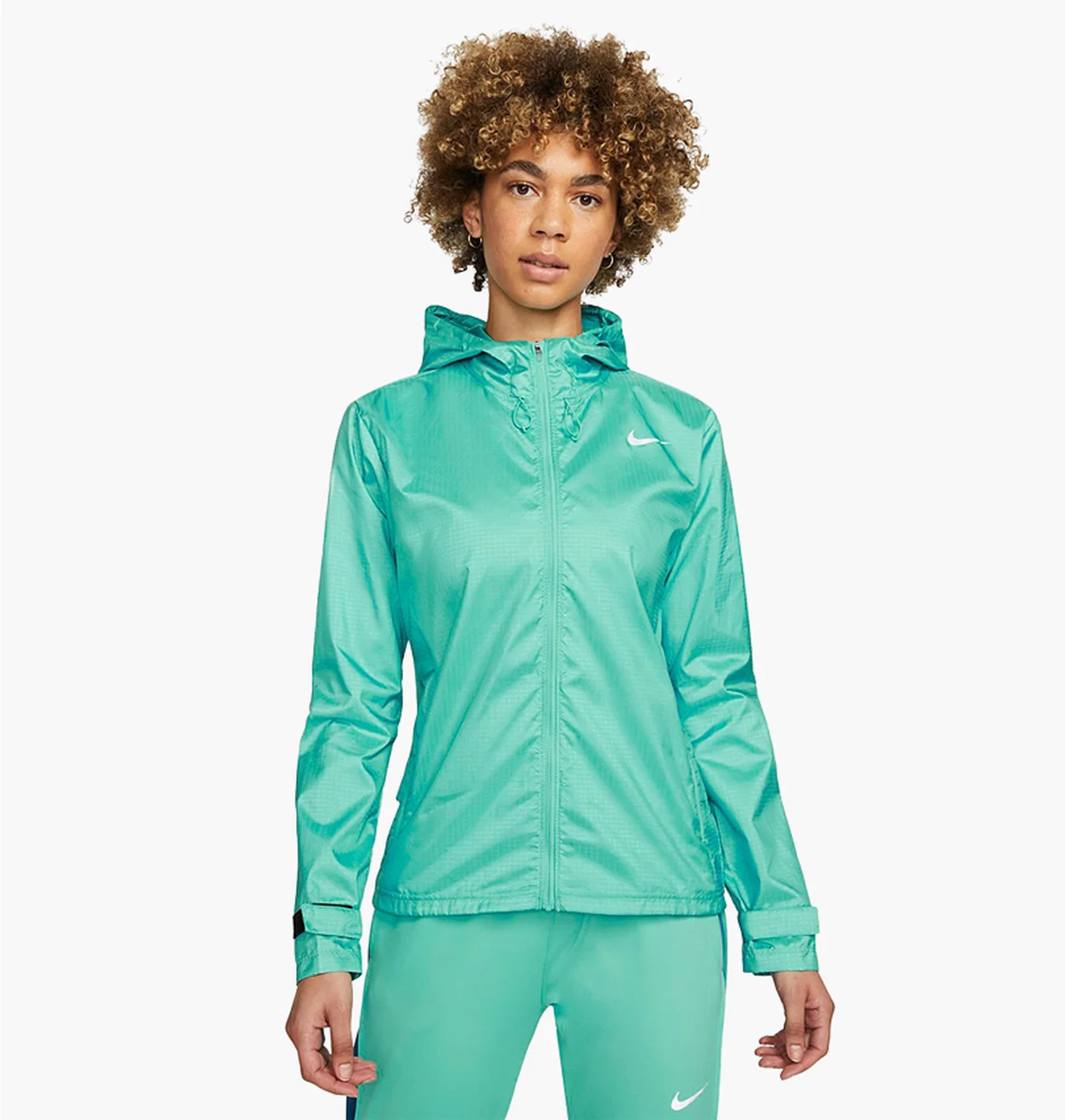 NIKE ESSENTIAL JACKET