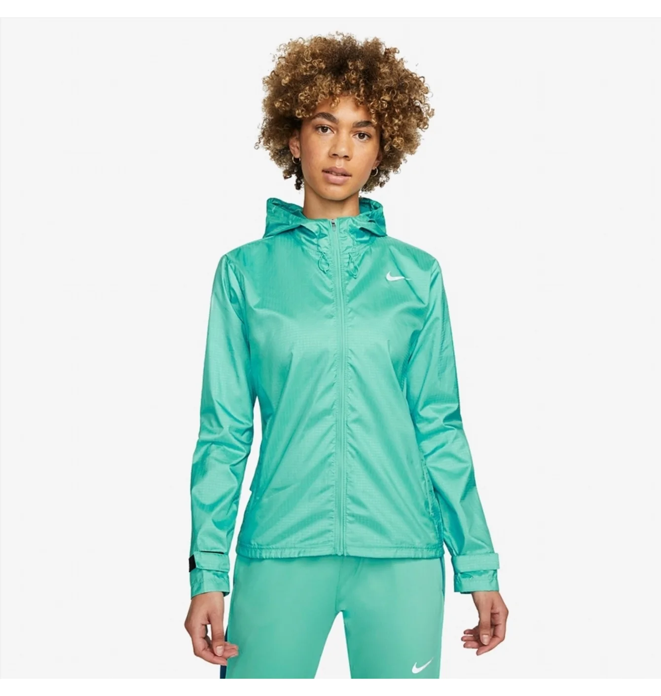 NIKE ESSENTIAL JACKET