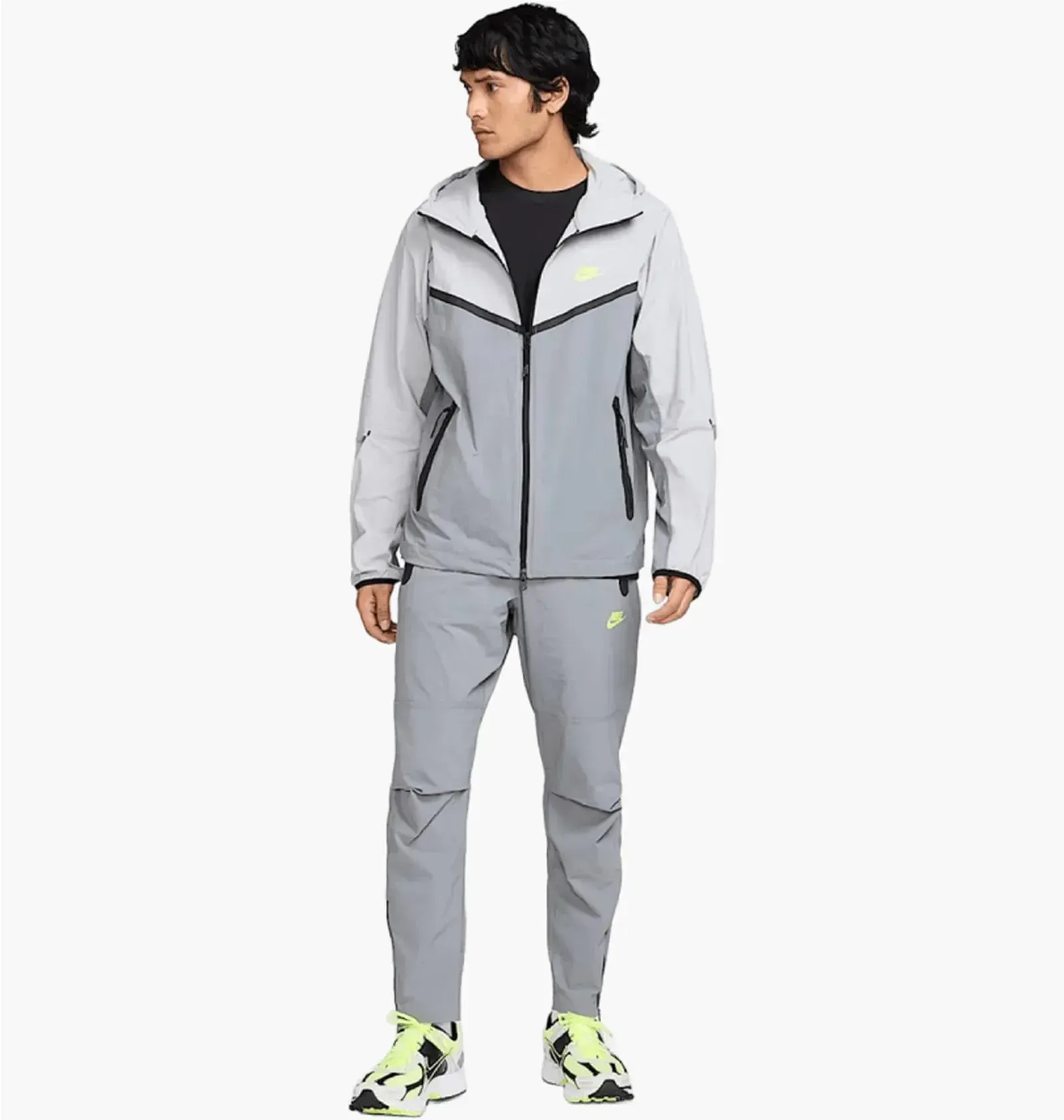NIKE TECH
