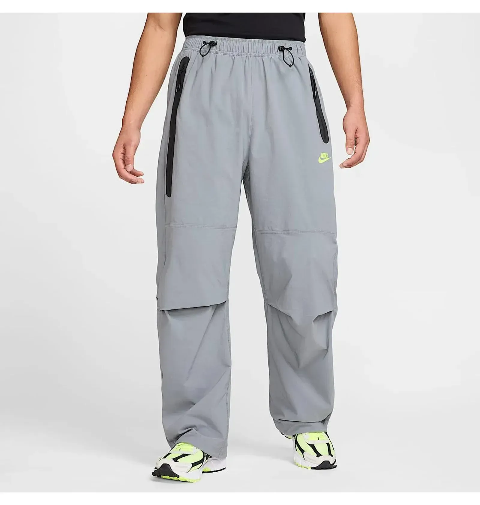 NIKE TECH