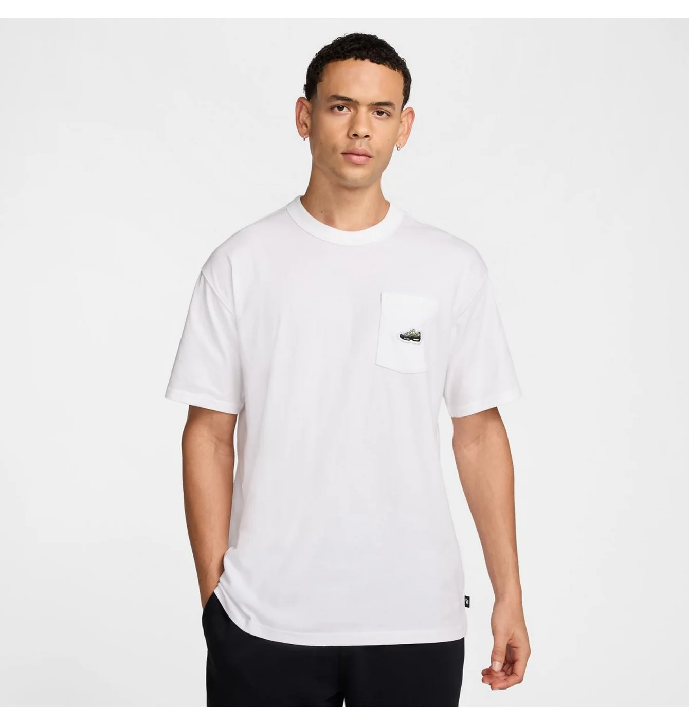 U NSW TEE M90 SNKR PATCH PKT