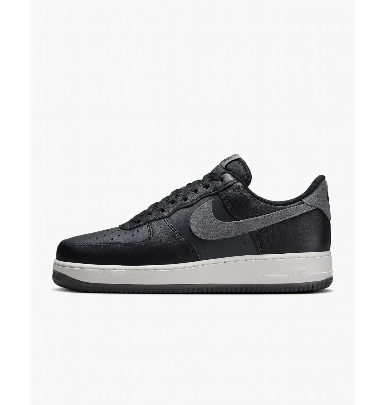 Кросівки чоловічі Nike Air Force 1 07 Lv8 Shoes Black FJ4170-004