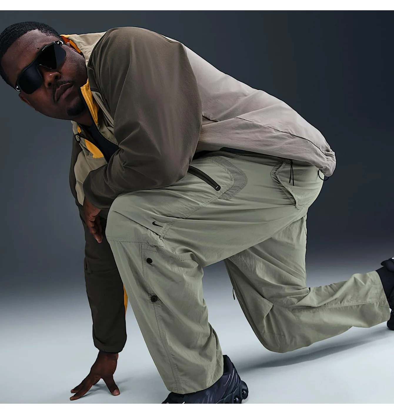 Штани чоловічі Nike Tech Woven Cargo Pants Olive HJ2940-320