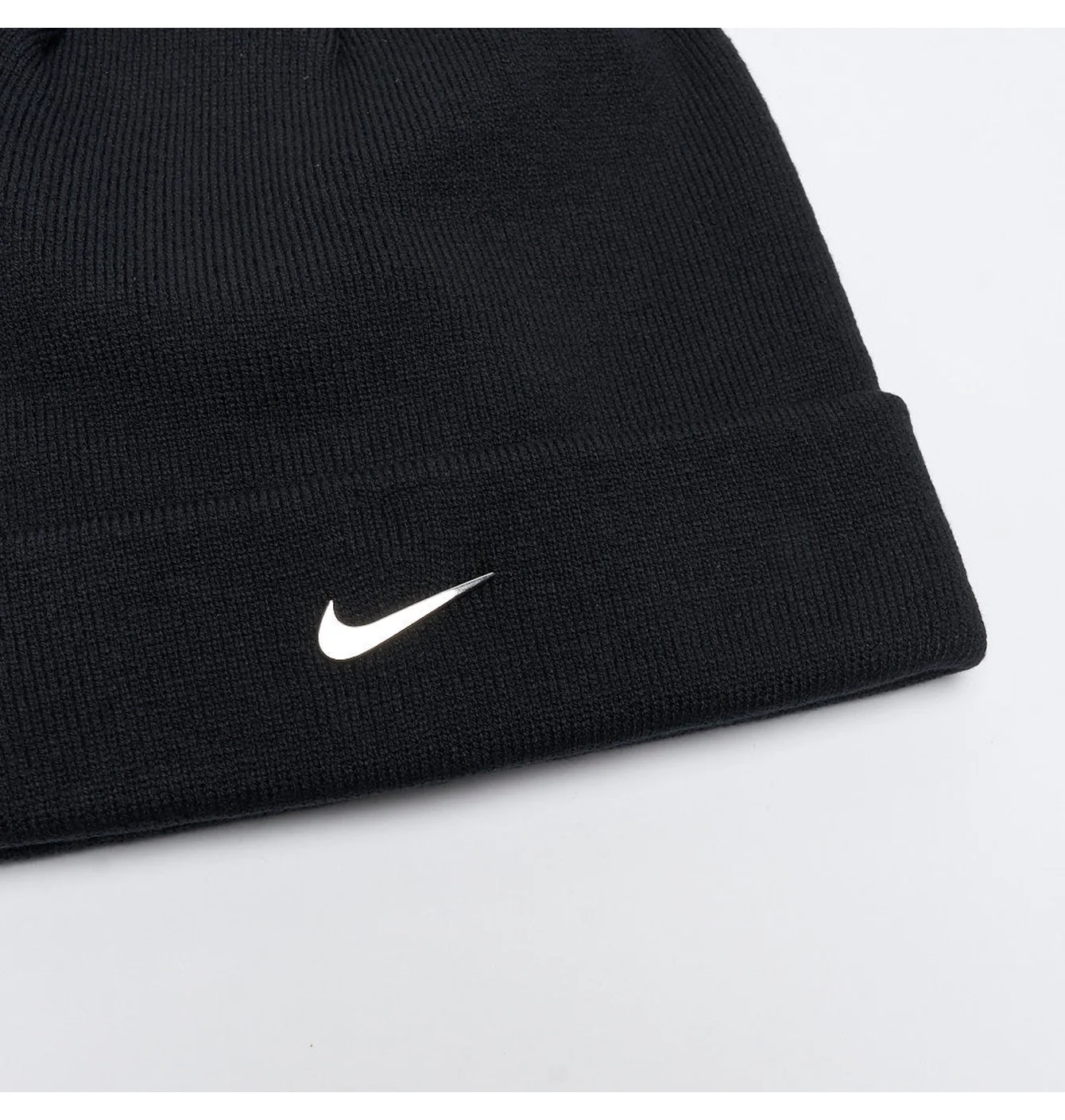 Шапка унісекс Nike U Peak Beanie Sc Mtswsh L Black FB6527-010