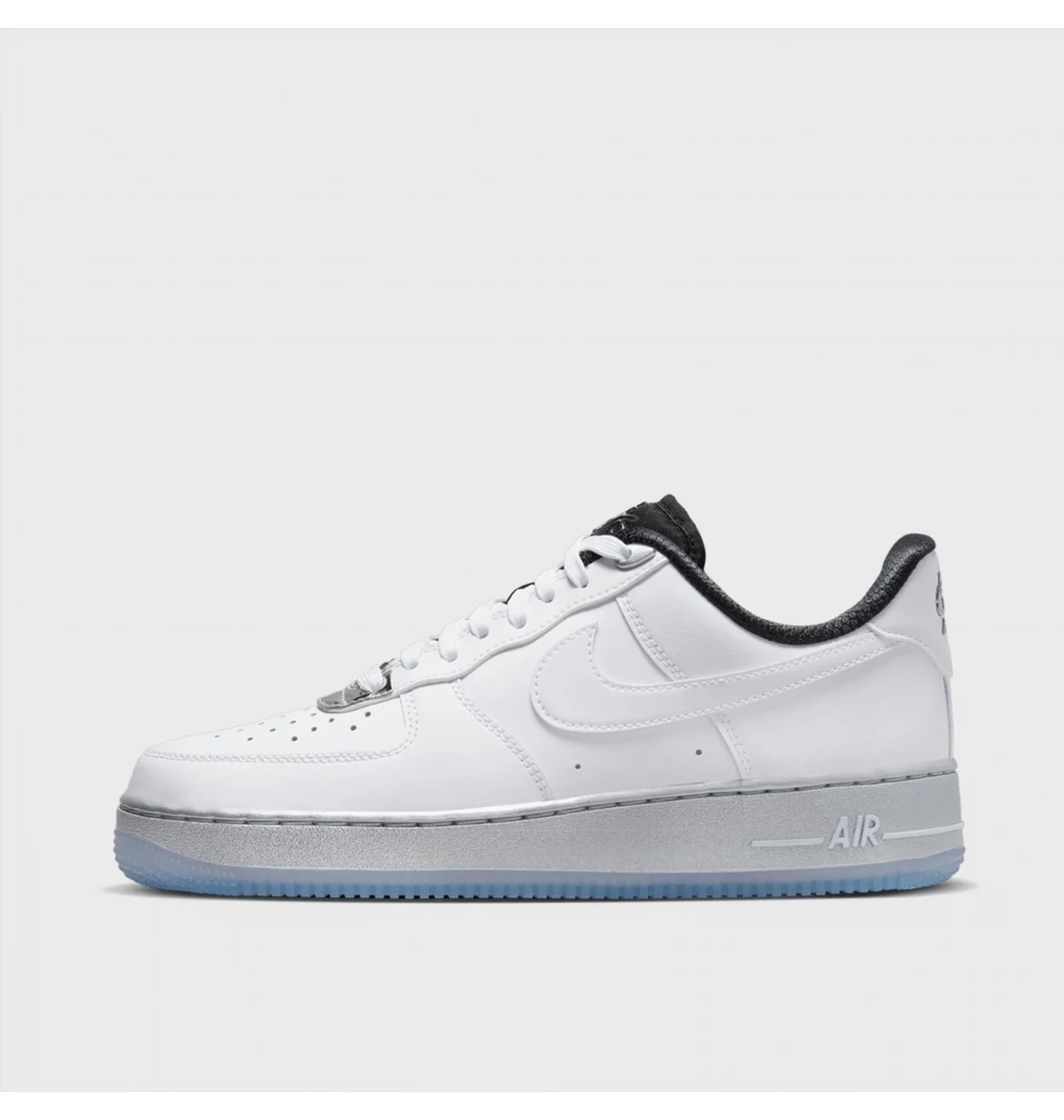 Nike WMNS AIR FORCE 1 07 SE