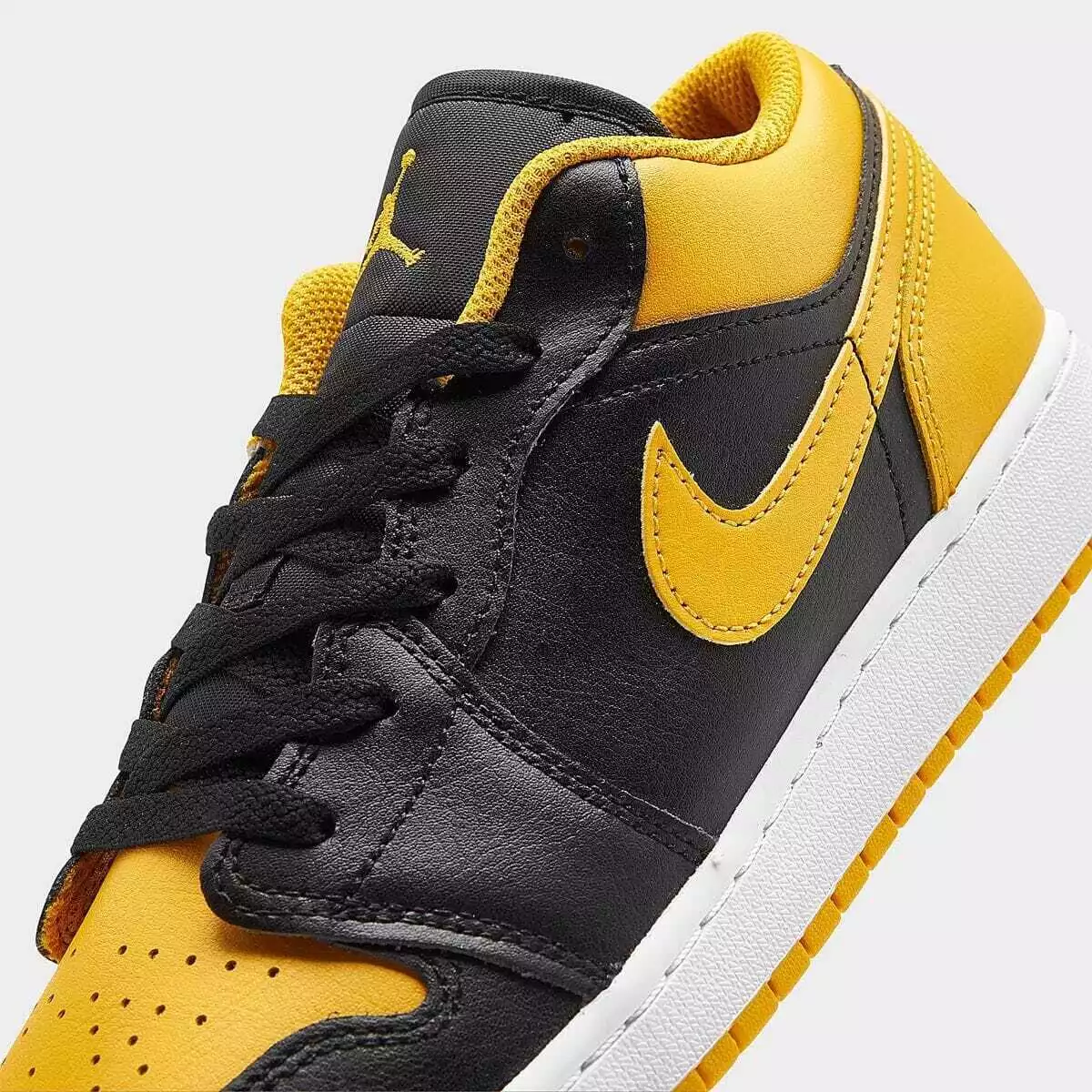 Кросівки дитячі Air Jordan 1 Low Gs Yellow/Black 553560-072