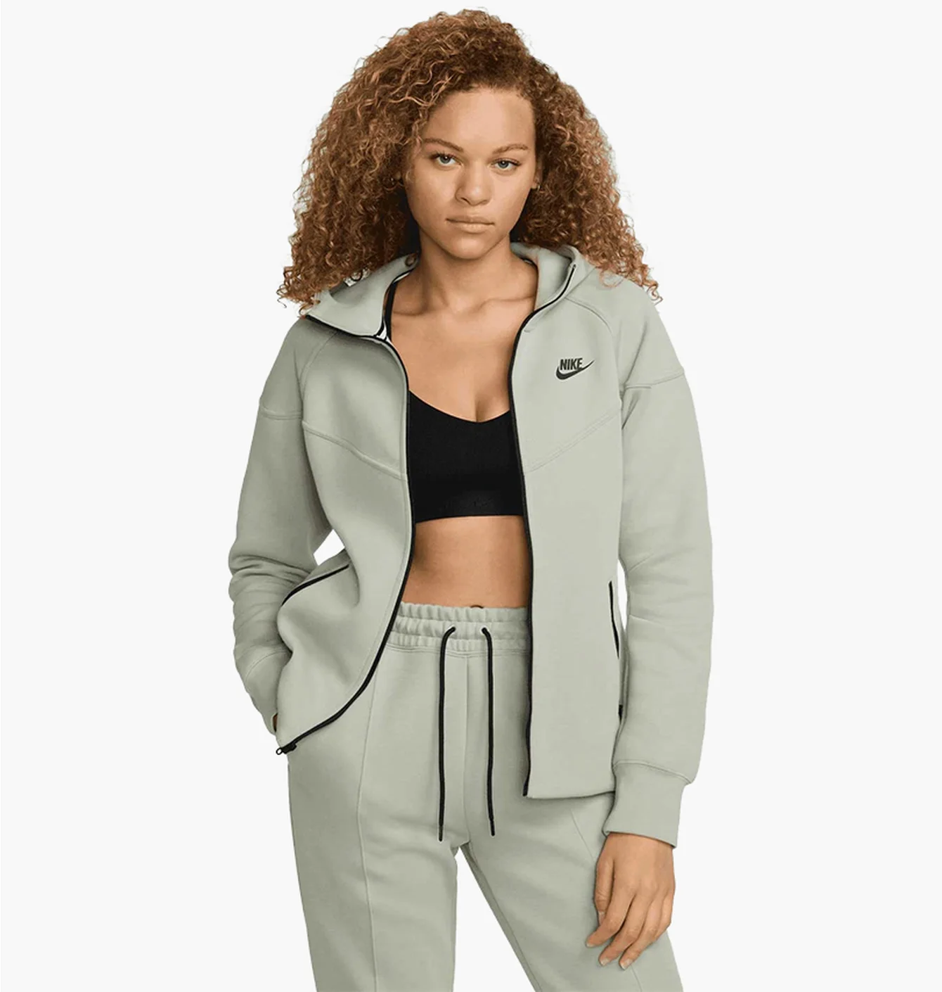 NIKE SPORTSWEAR TECH