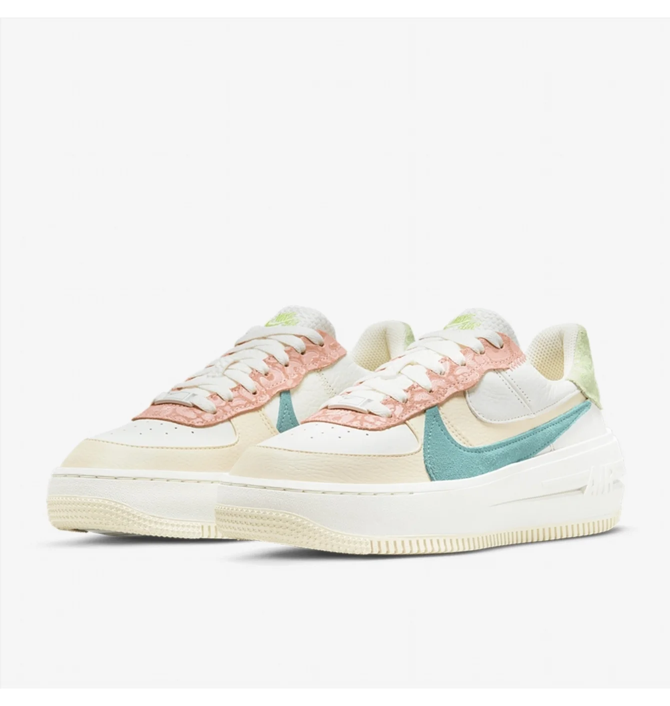 W NIKE AIR FORCE 1