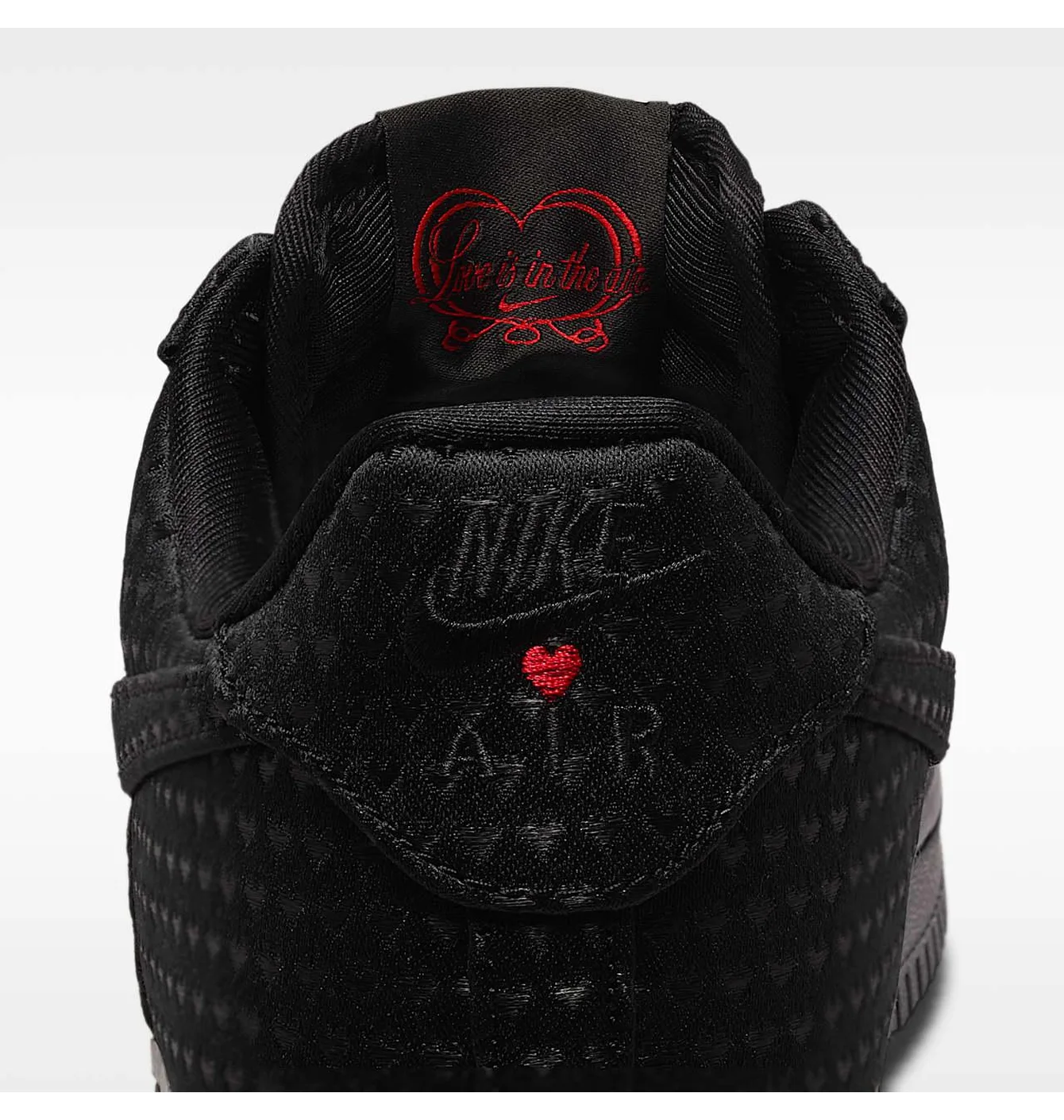 Кросівки чоловічі Nike Air Force 1 Retro Valentine’S Day MenS Shoes Black IB6836-001