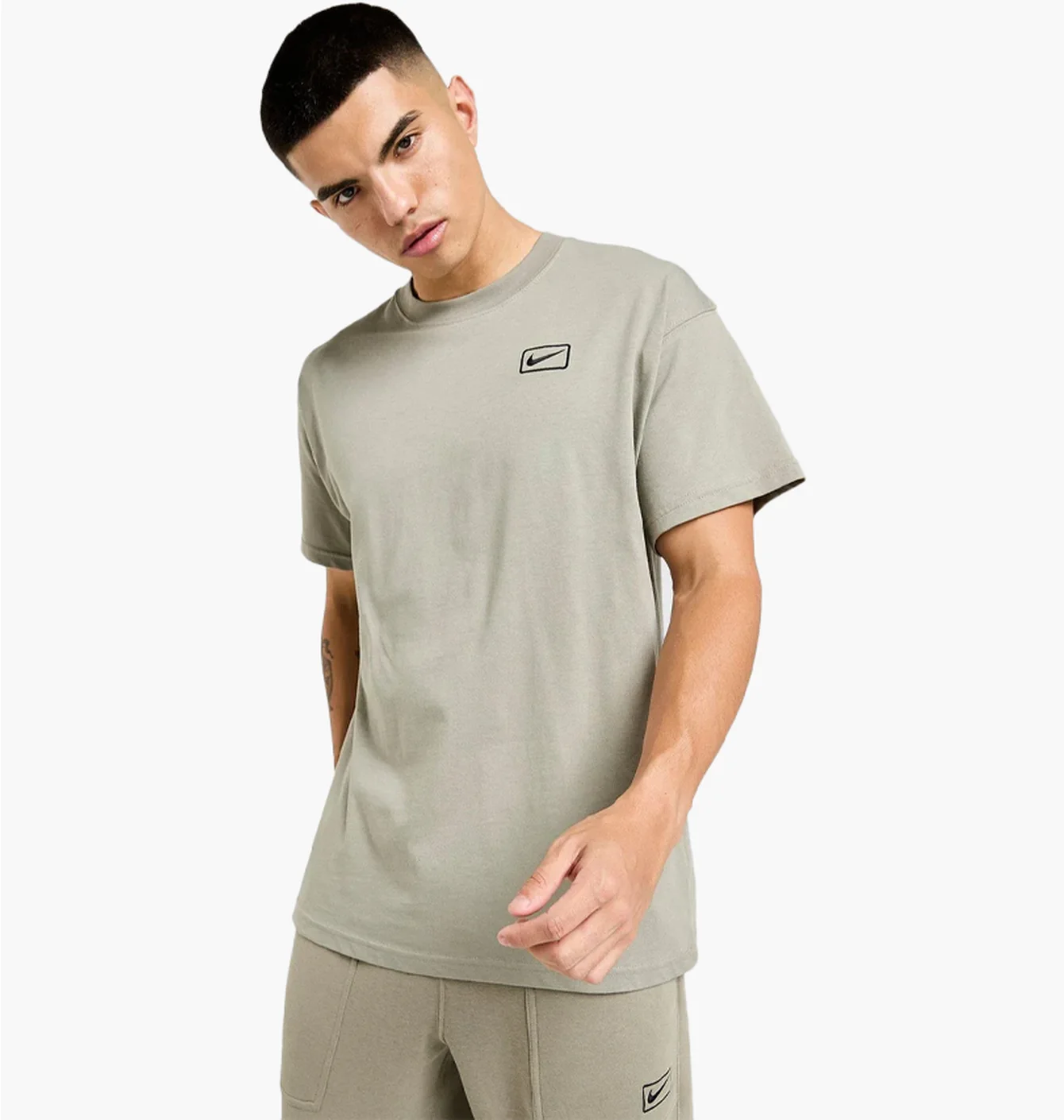 Футболка чоловіча Nike Street Olive IQ2766-320