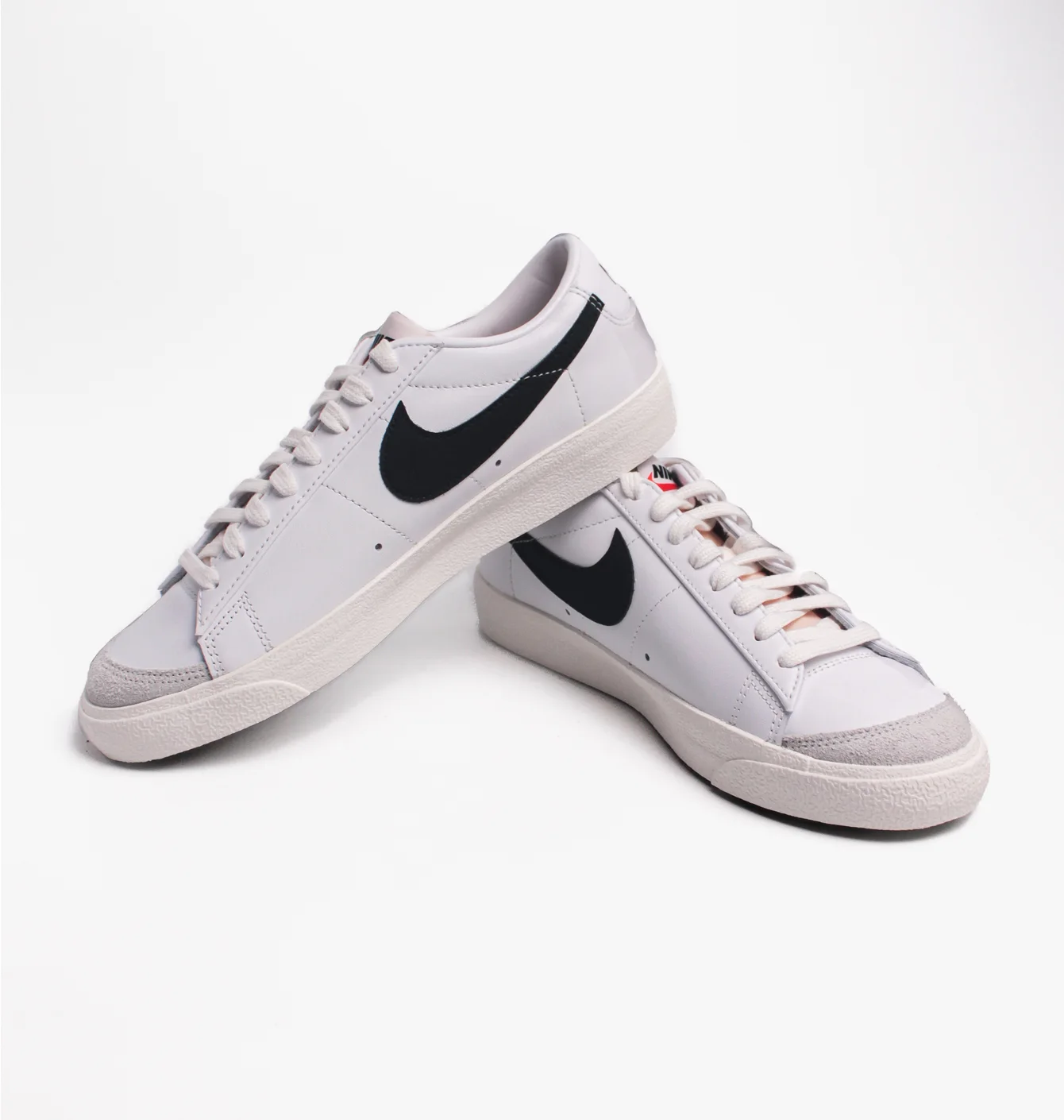 NIKE BLAZER LOW 77 VNTG