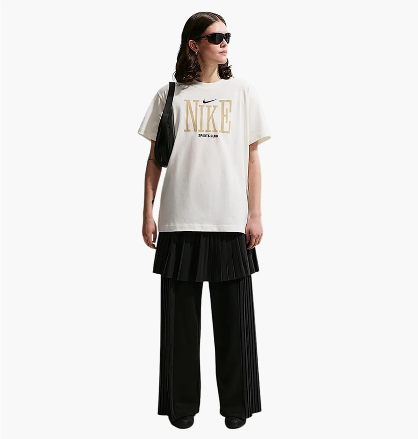 Футболка жіноча Nike Sportswear Classic Oversized T-Shirt White IR7888-133