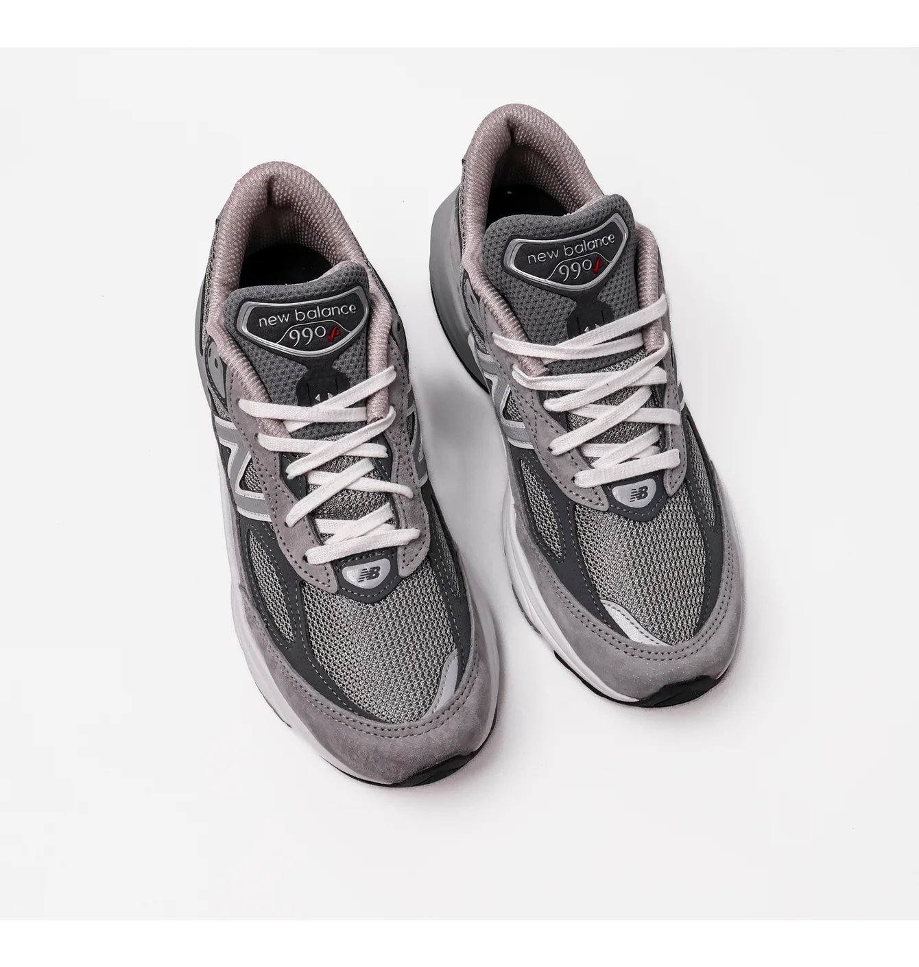Жіночі кросівки New Balance 990 V6 W