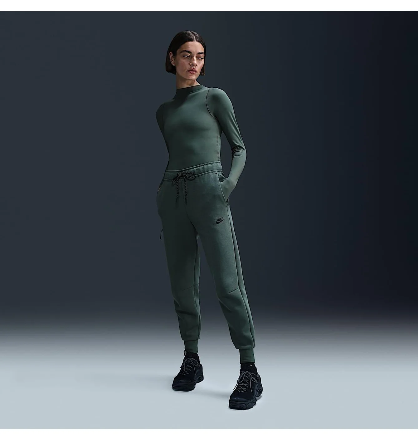 NIKE SPORTSWEAR TECH FLEECE