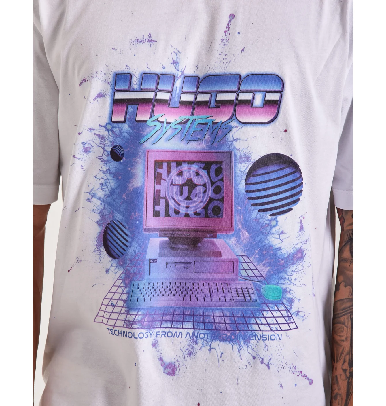 Hugo Naradie Tee