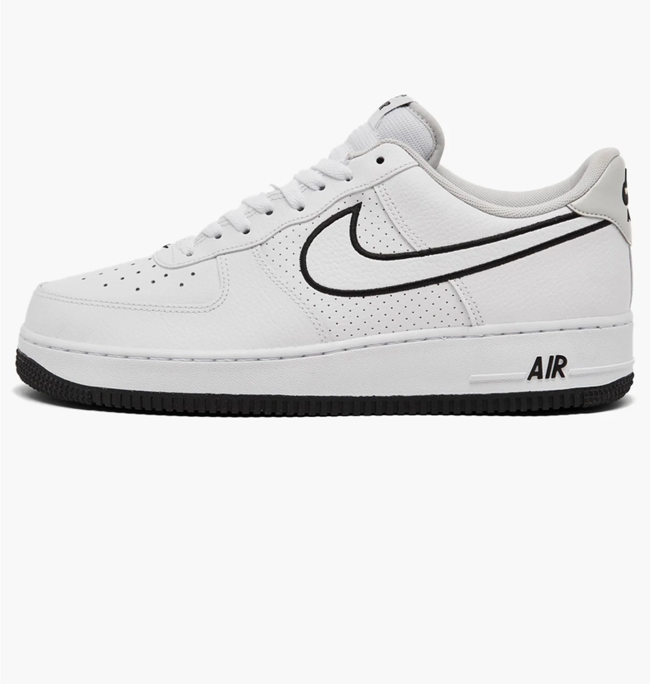 NIKE AIR FORCE 1 07