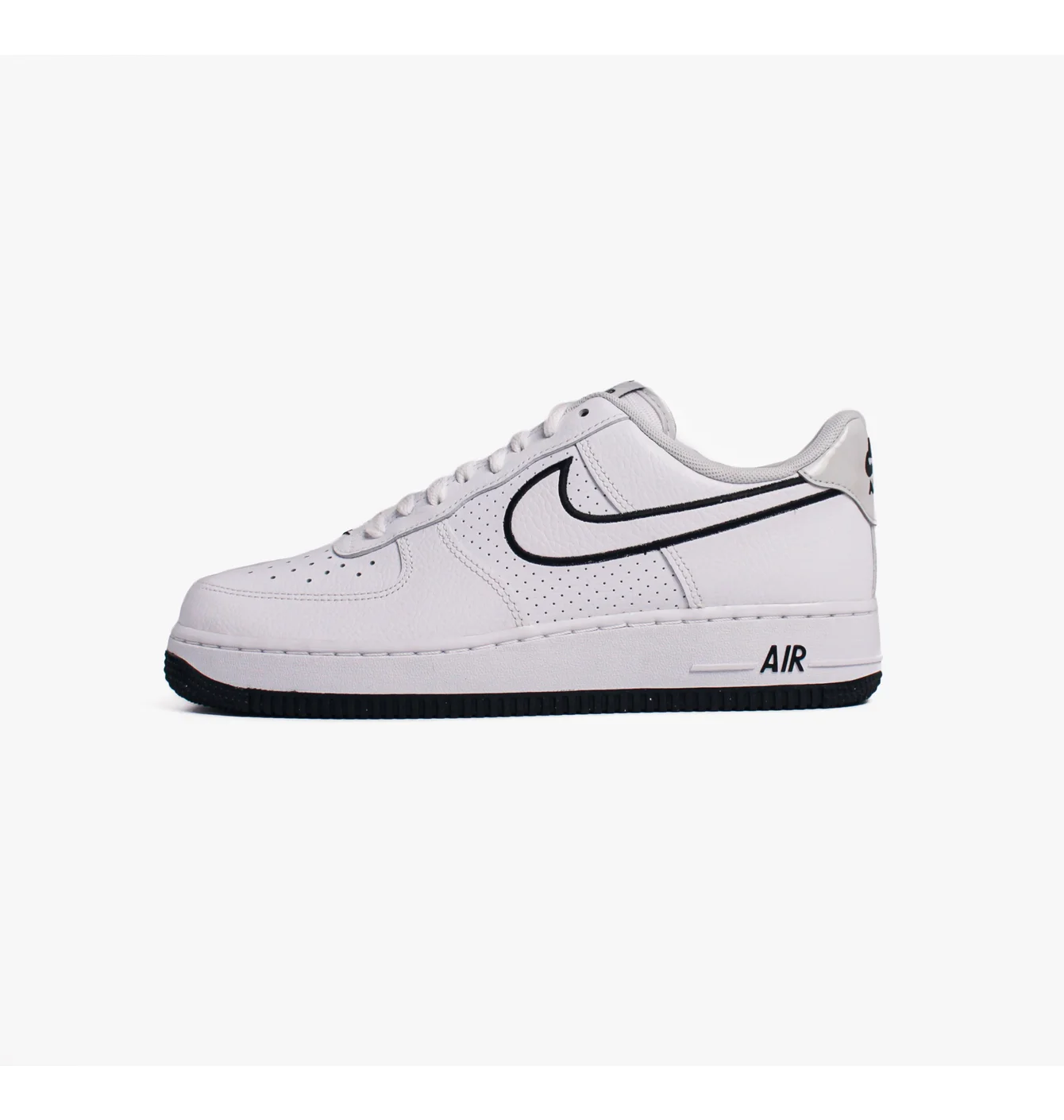 NIKE AIR FORCE 1 07