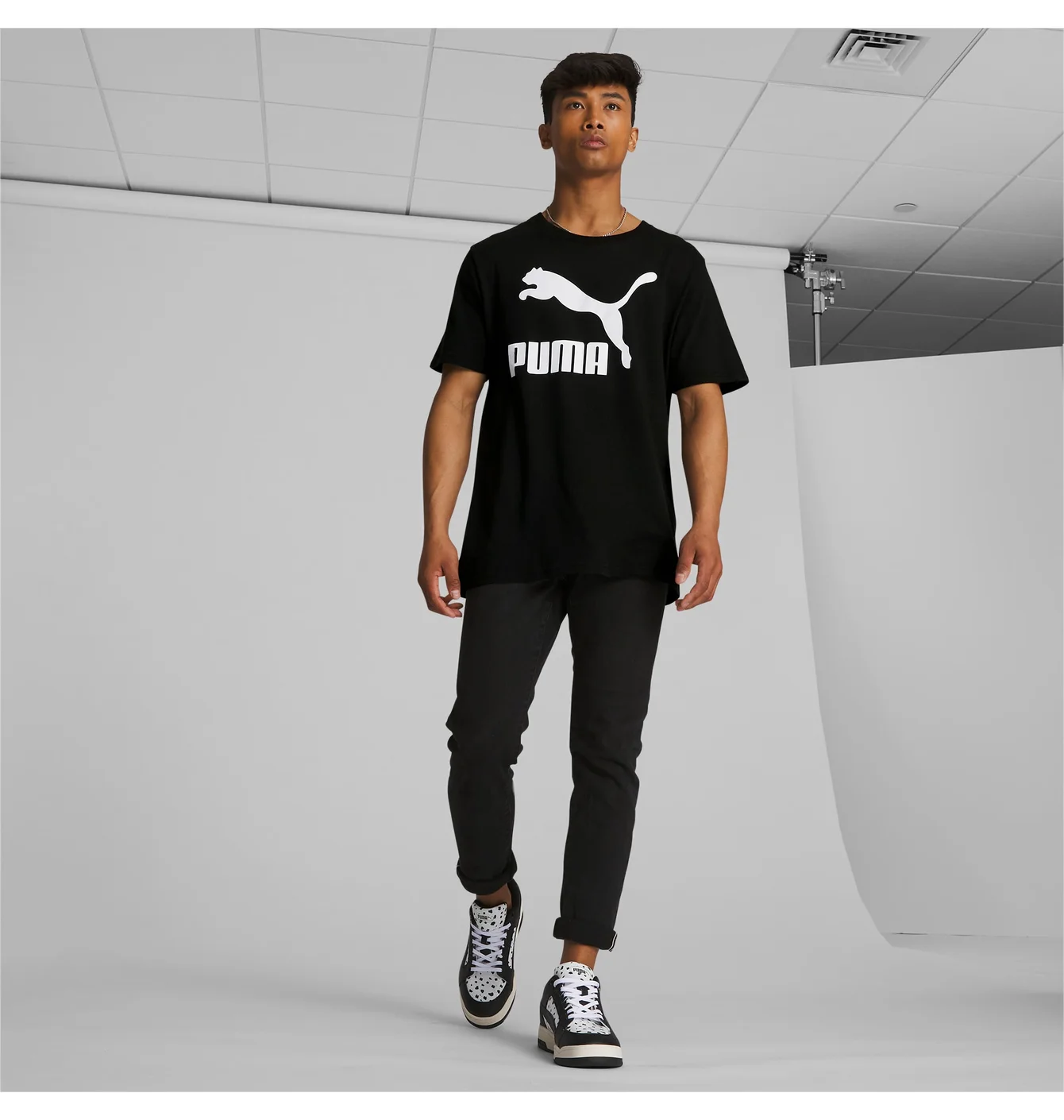 Футболка чоловіча Puma Classics Logo Tee Black 533253-01