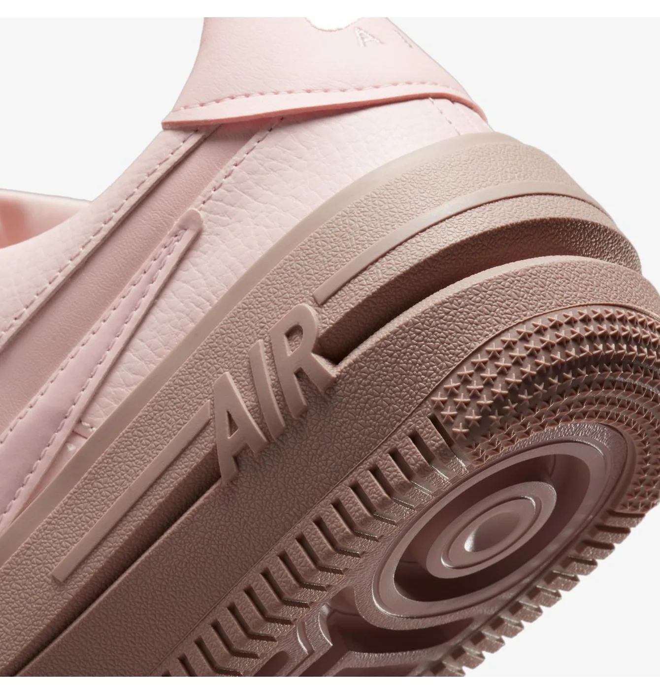 W NIKE AIR FORCE 1