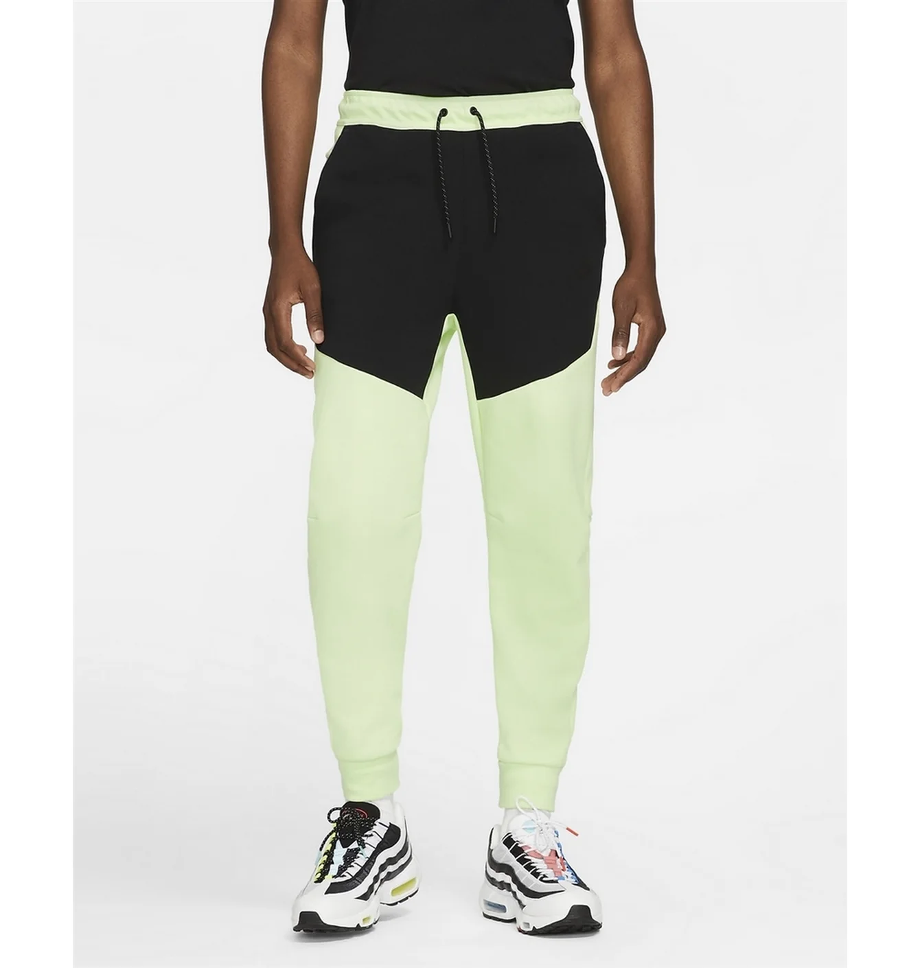 NIKE SPORTSWEAR TECH FLEECE