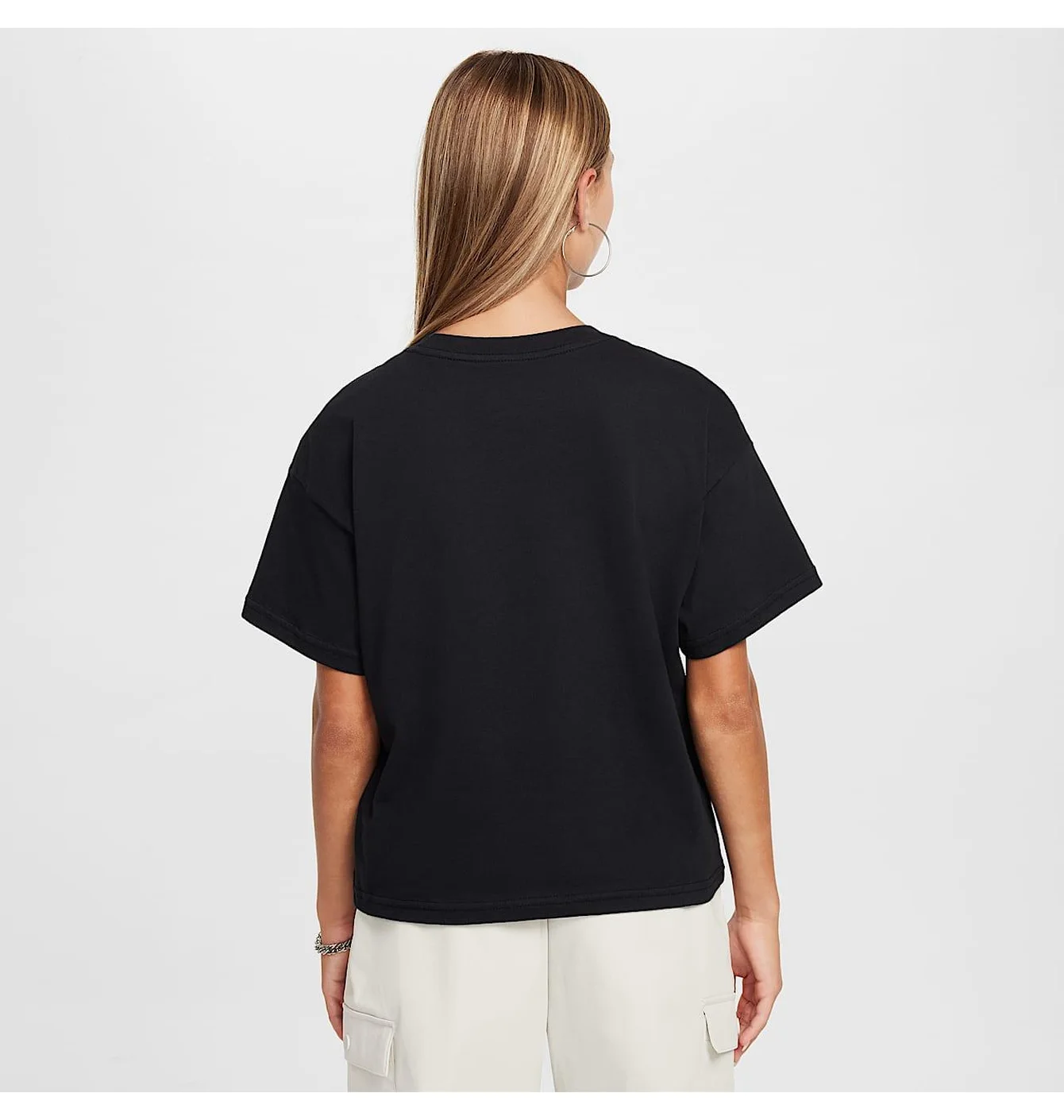 Футболка дитяча Nike Sportswear Essential Black FZ5559-010