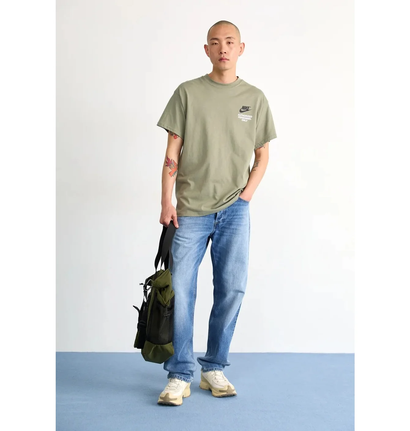 Футболка чоловіча Nike Sportswear Athletic Olive IM1436-320